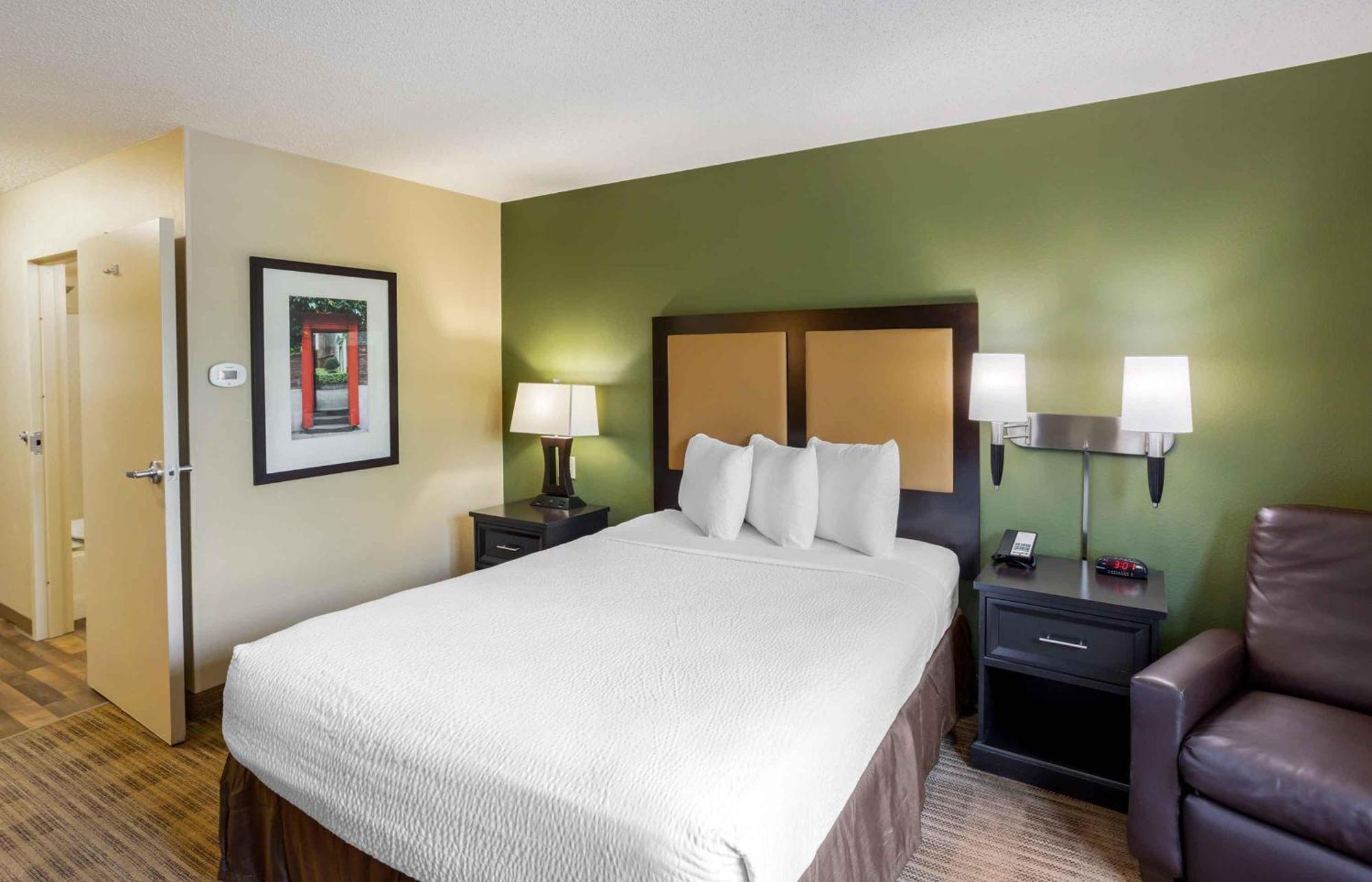 Hotel Extended America - - Laguardia Airport New York