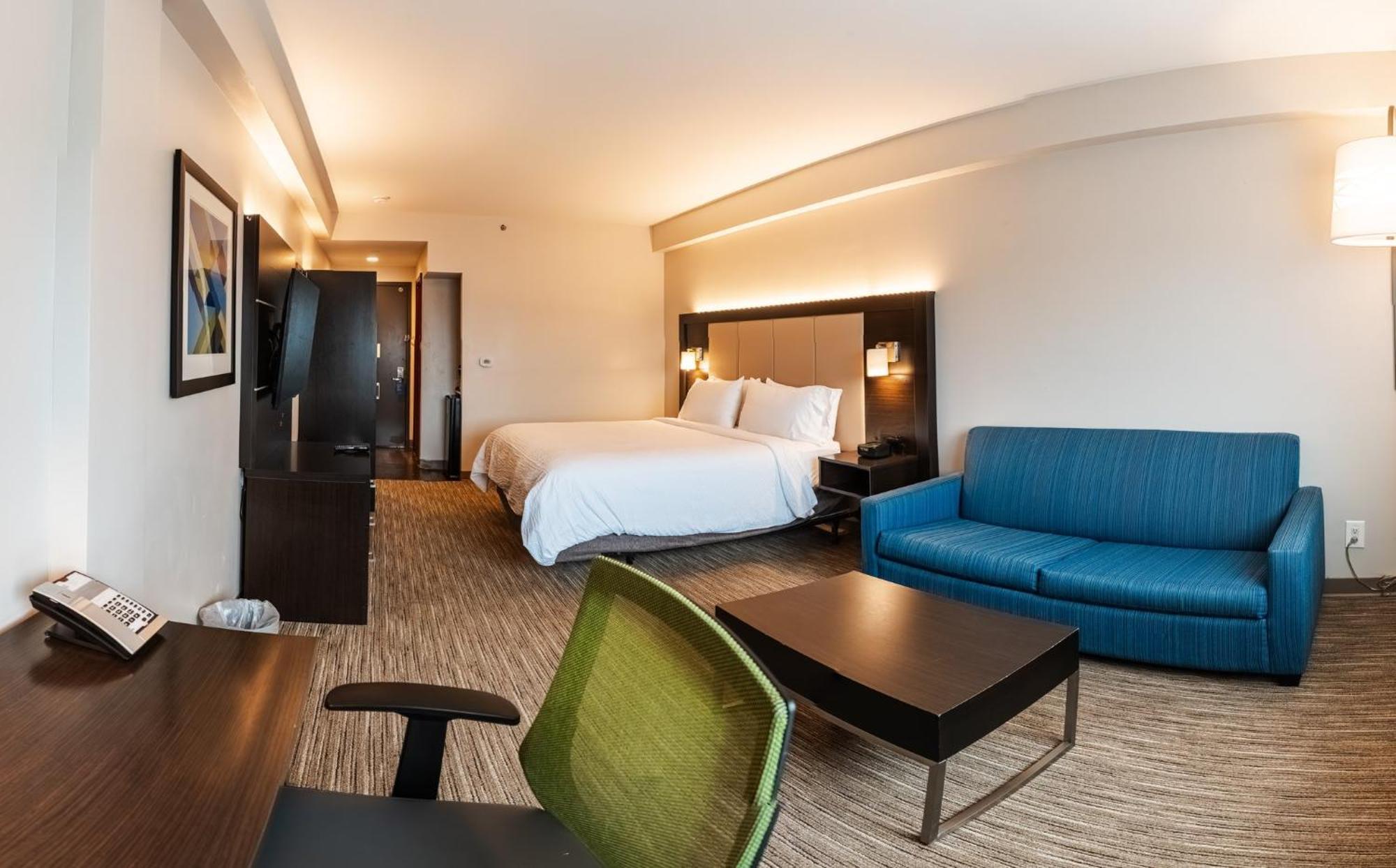 Express Maspeth By Ihg Hotel 2*