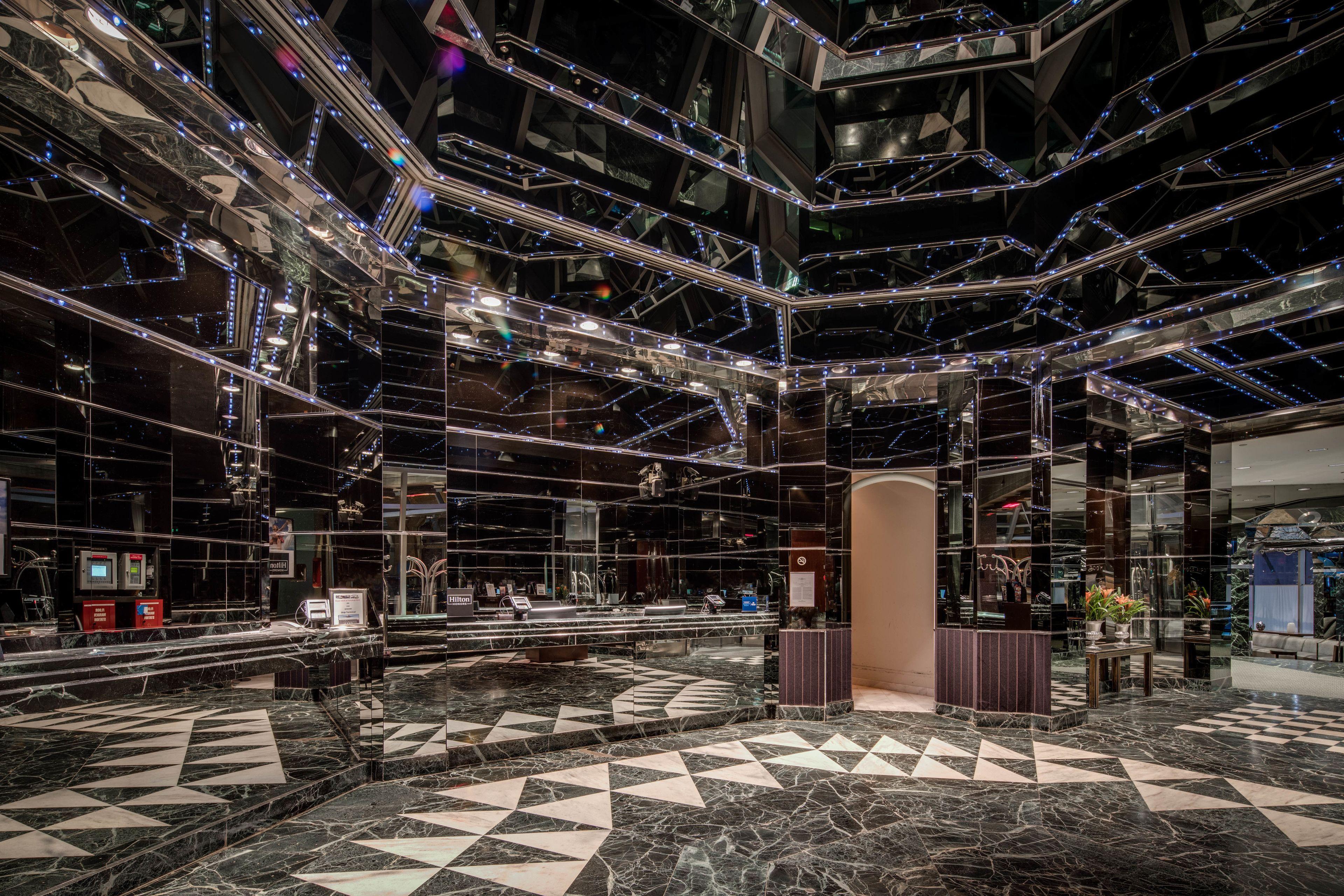 Millennium Hilton One Un Plaza 4*