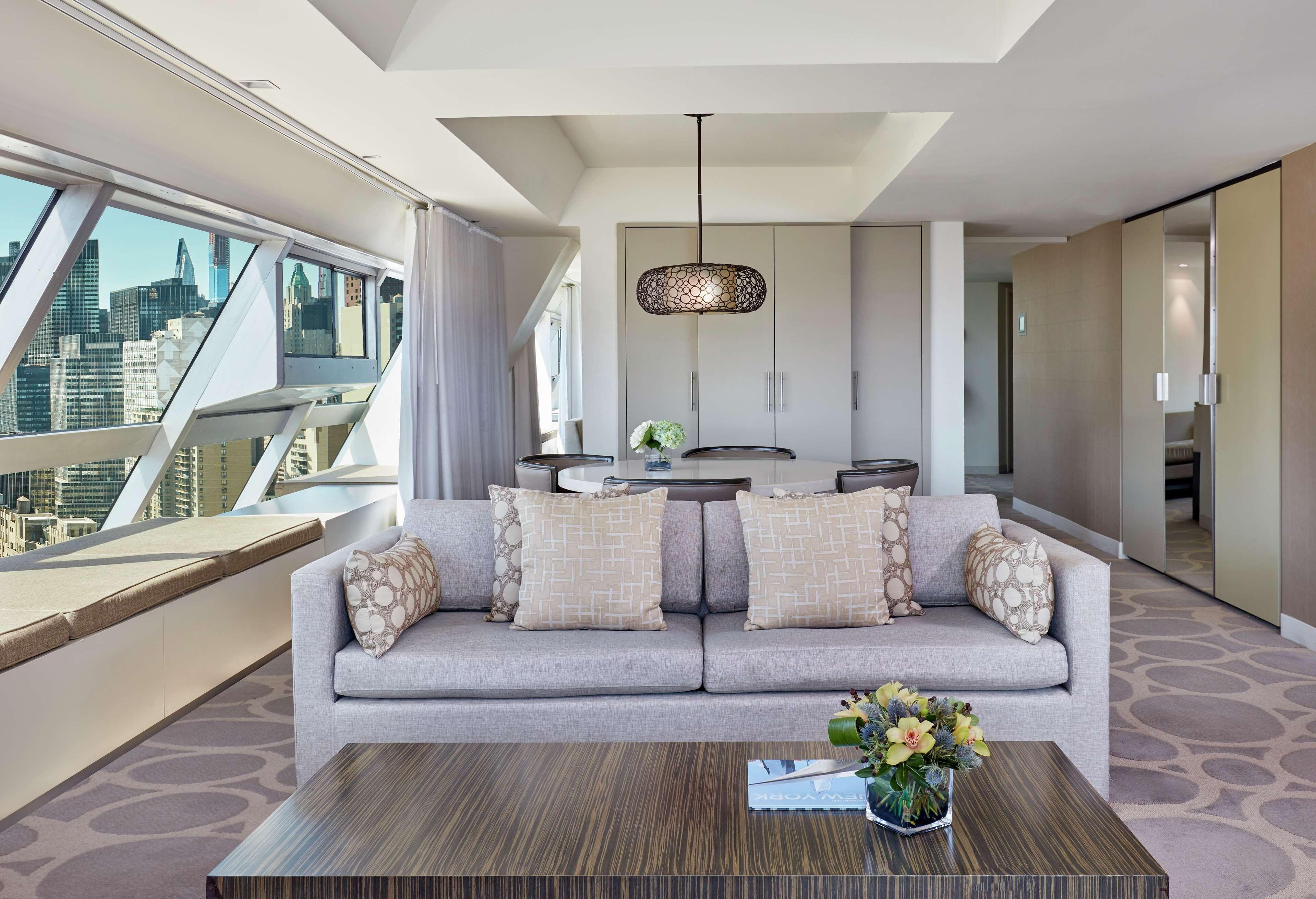 Millennium Hilton One Un Plaza