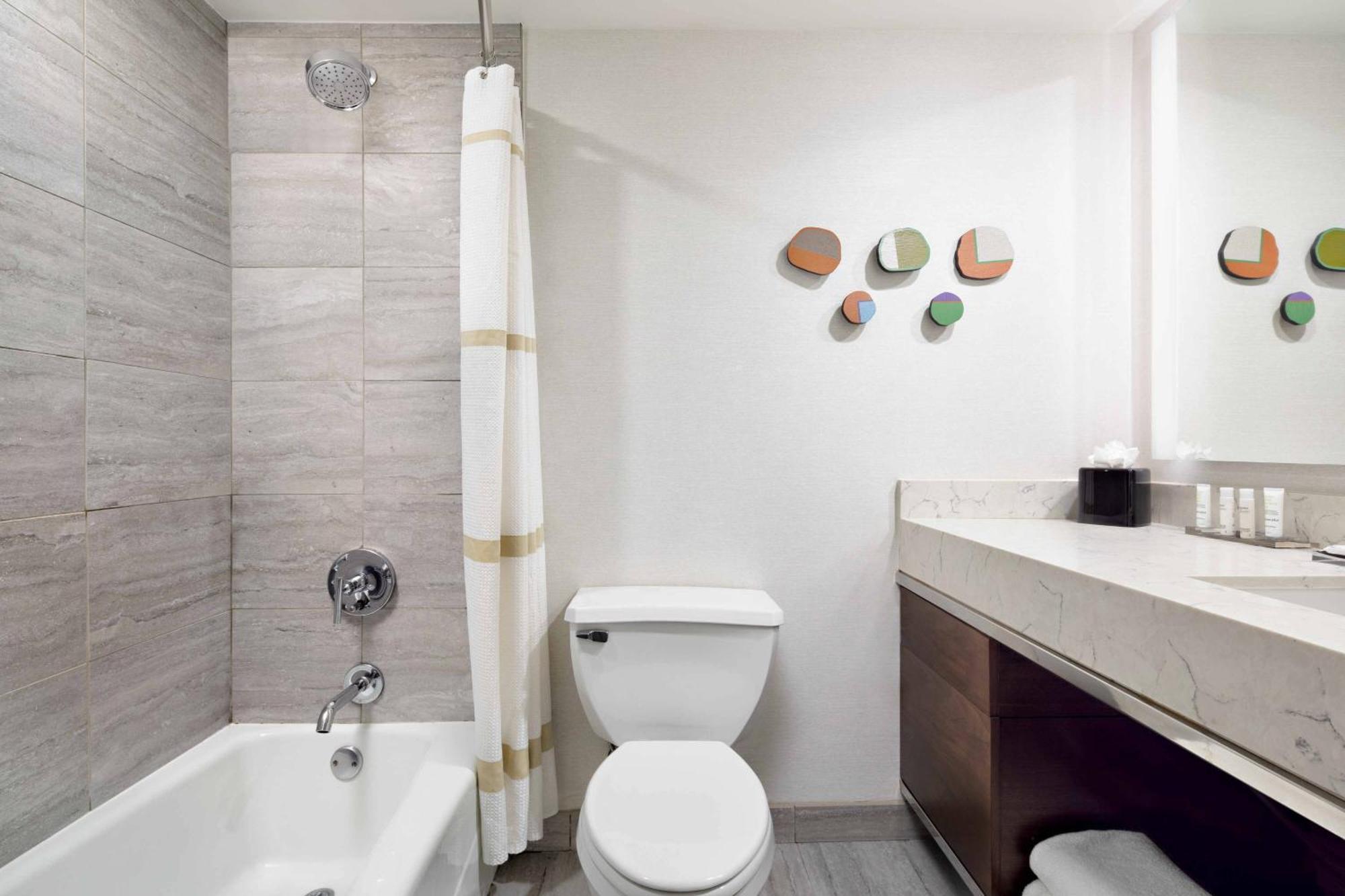 Laguardia Airport Marriott New York