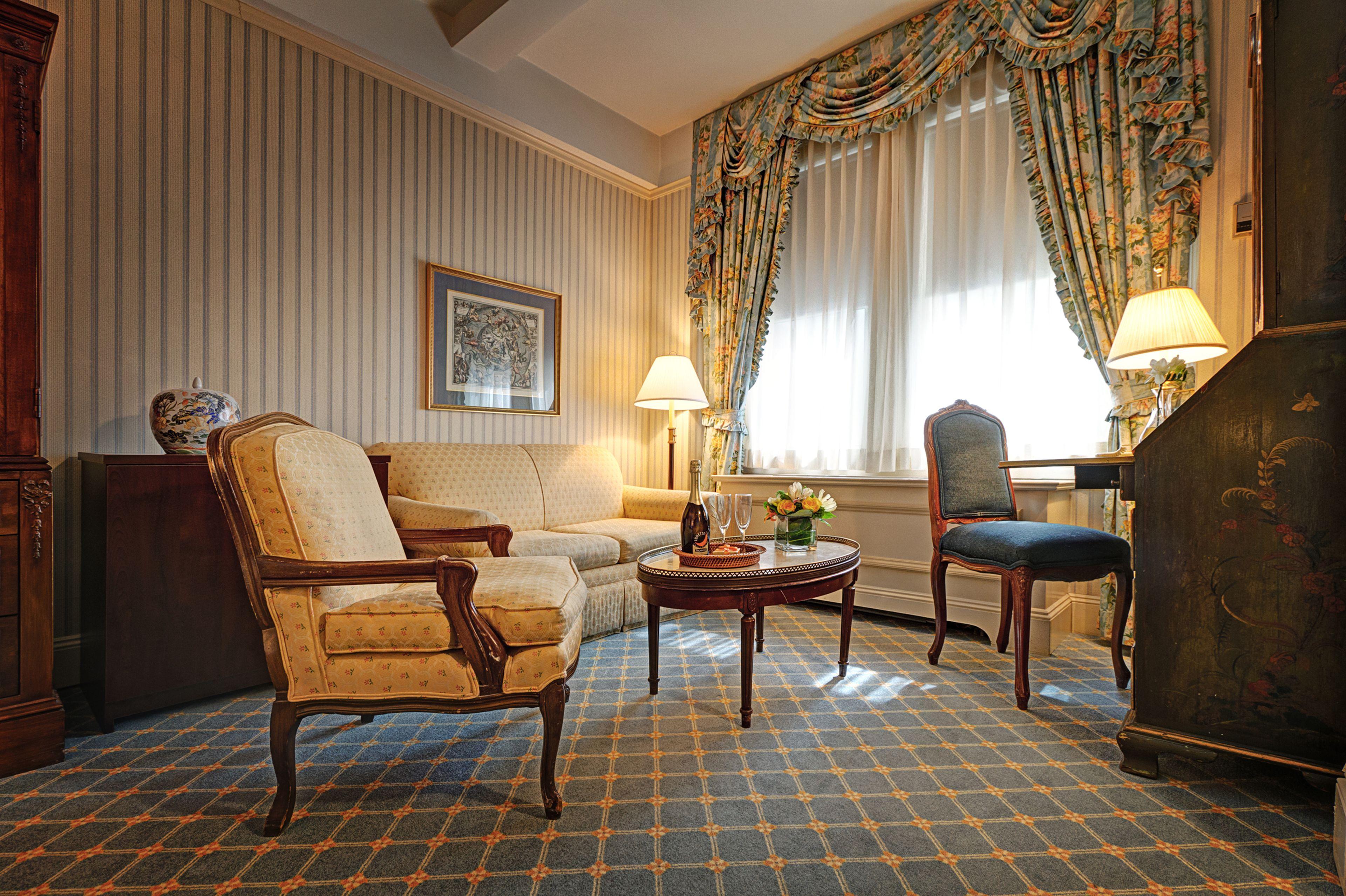 Elysee By Library Collection Hotel 4*