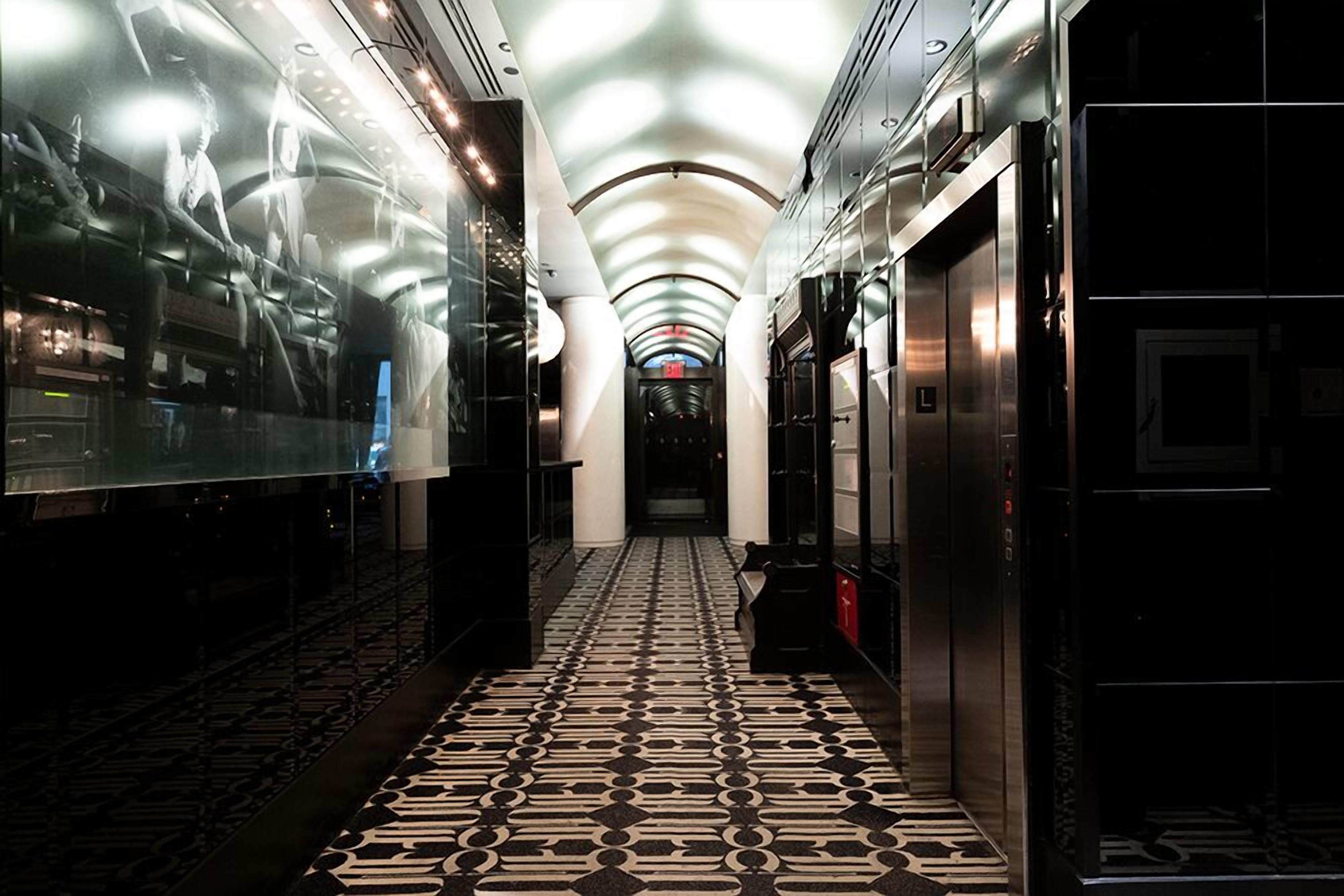 Night By Sb At Times Square Hotel