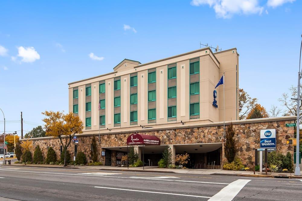 Hotel Western Queens Gold Coast New York