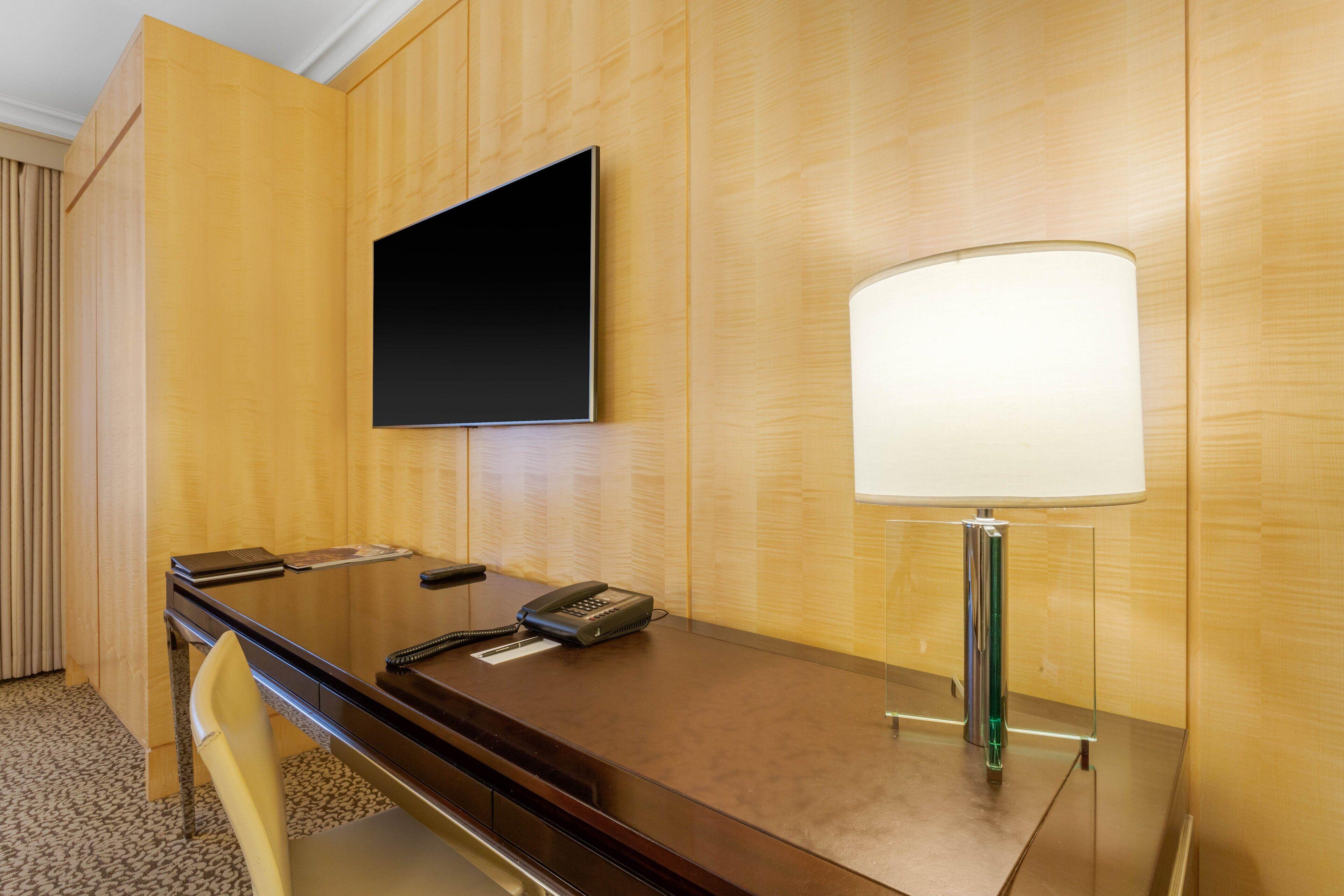 Omni Berkshire Place 4*