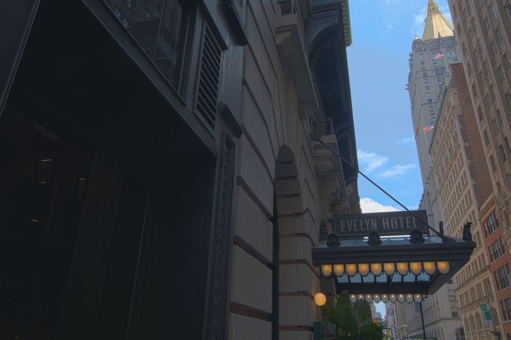 Hotel The Evelyn Nomad 5*