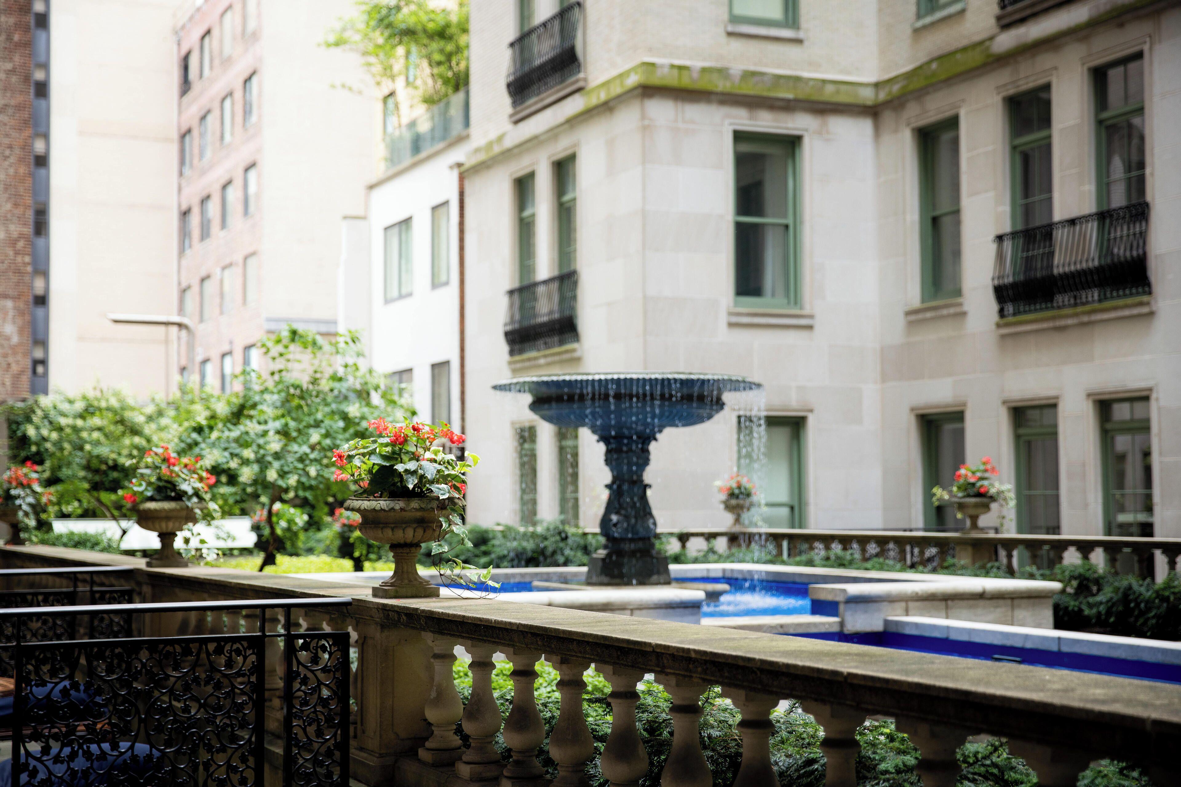 Hotel The Plaza, A Fairmont 5*