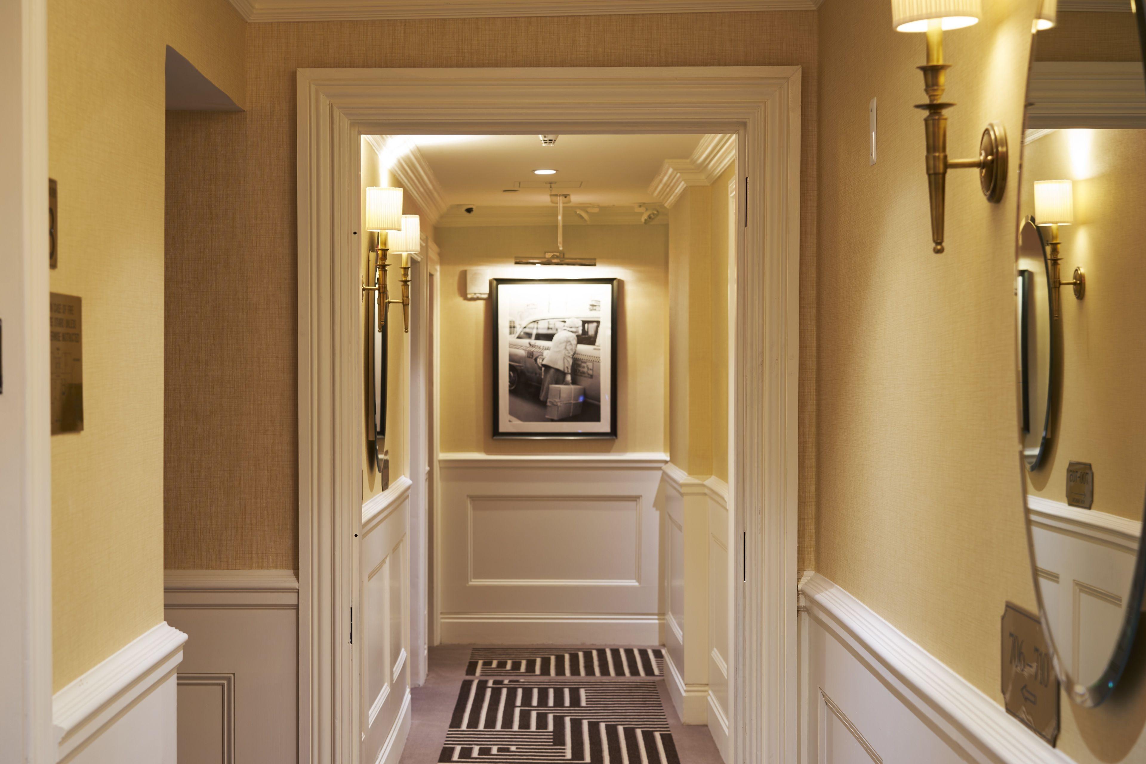 The Iroquois Times Square, A Small Luxury Hotel Hotel New York