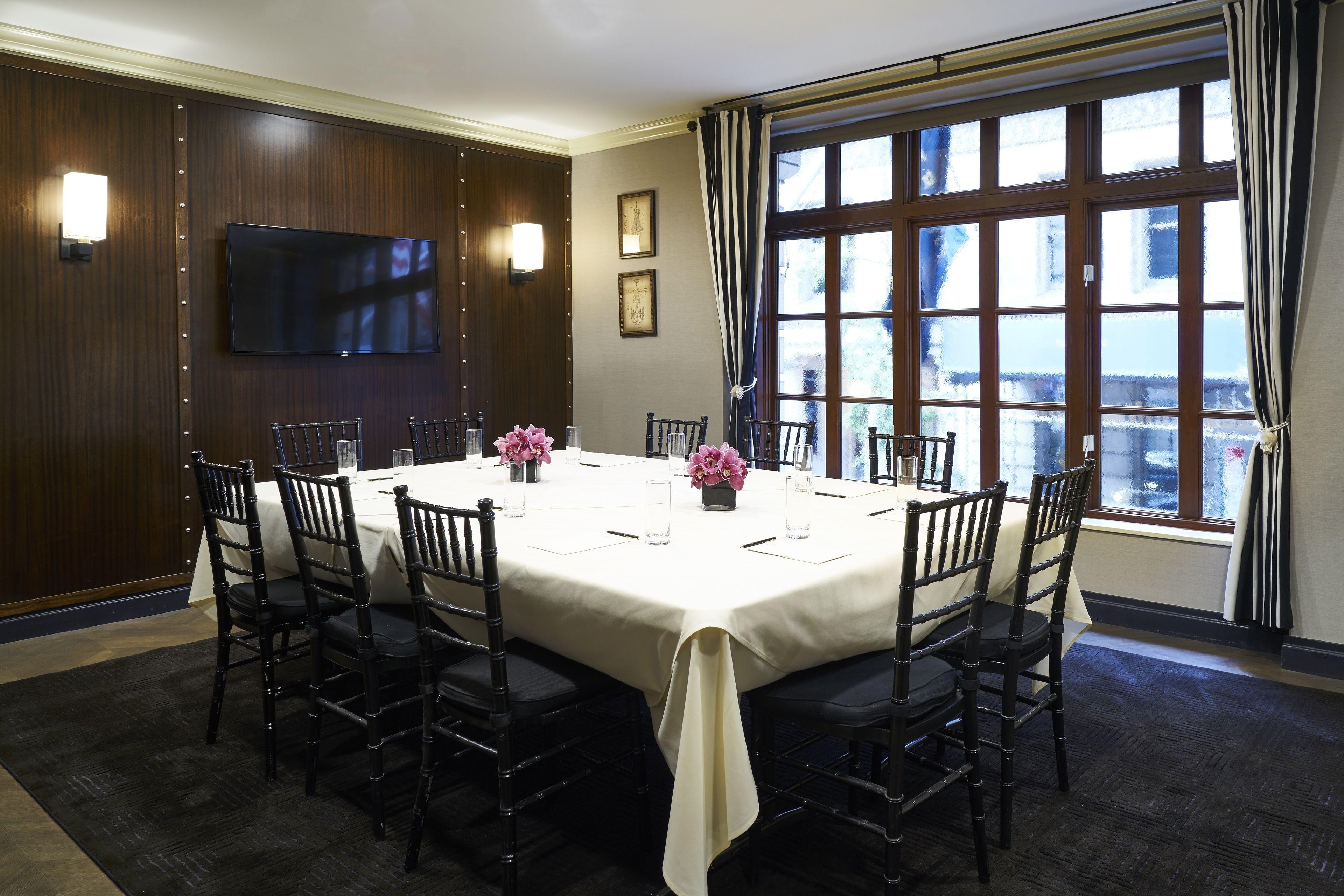 The Iroquois Times Square, A Small Luxury Hotel