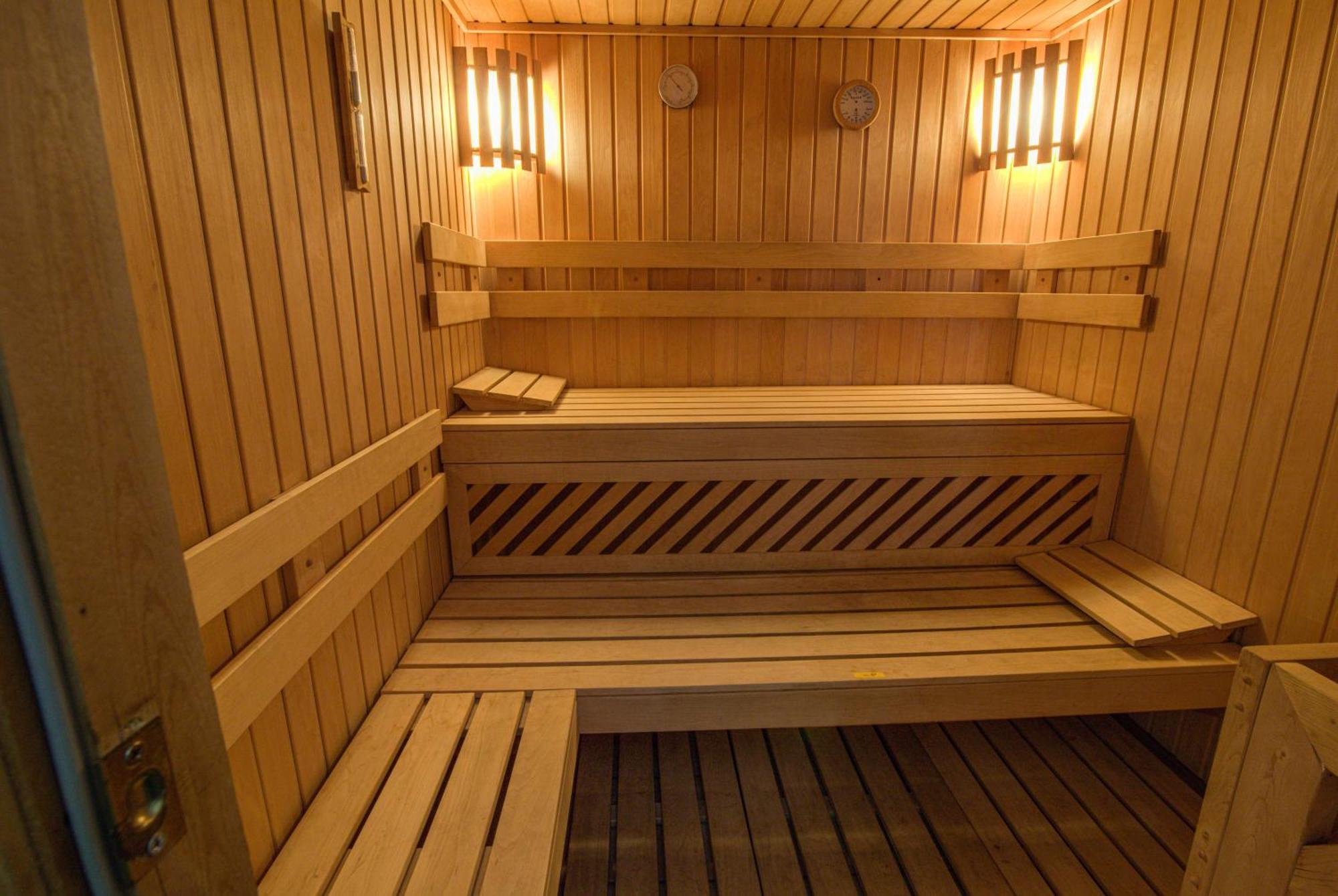 Hotel The Iroquois Times Square, A Small Luxury Hotel 5*