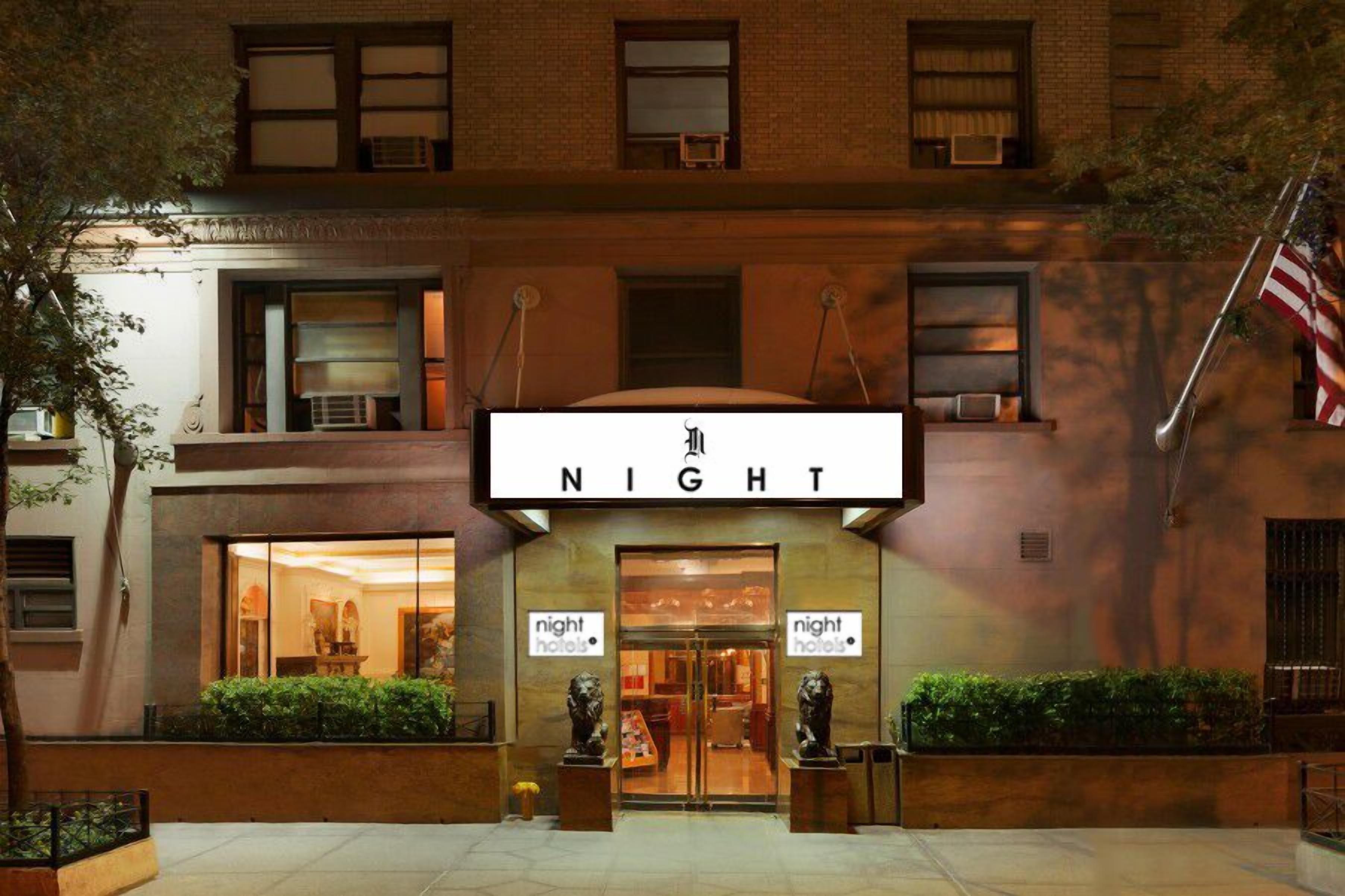 Hotel Night Broadway
