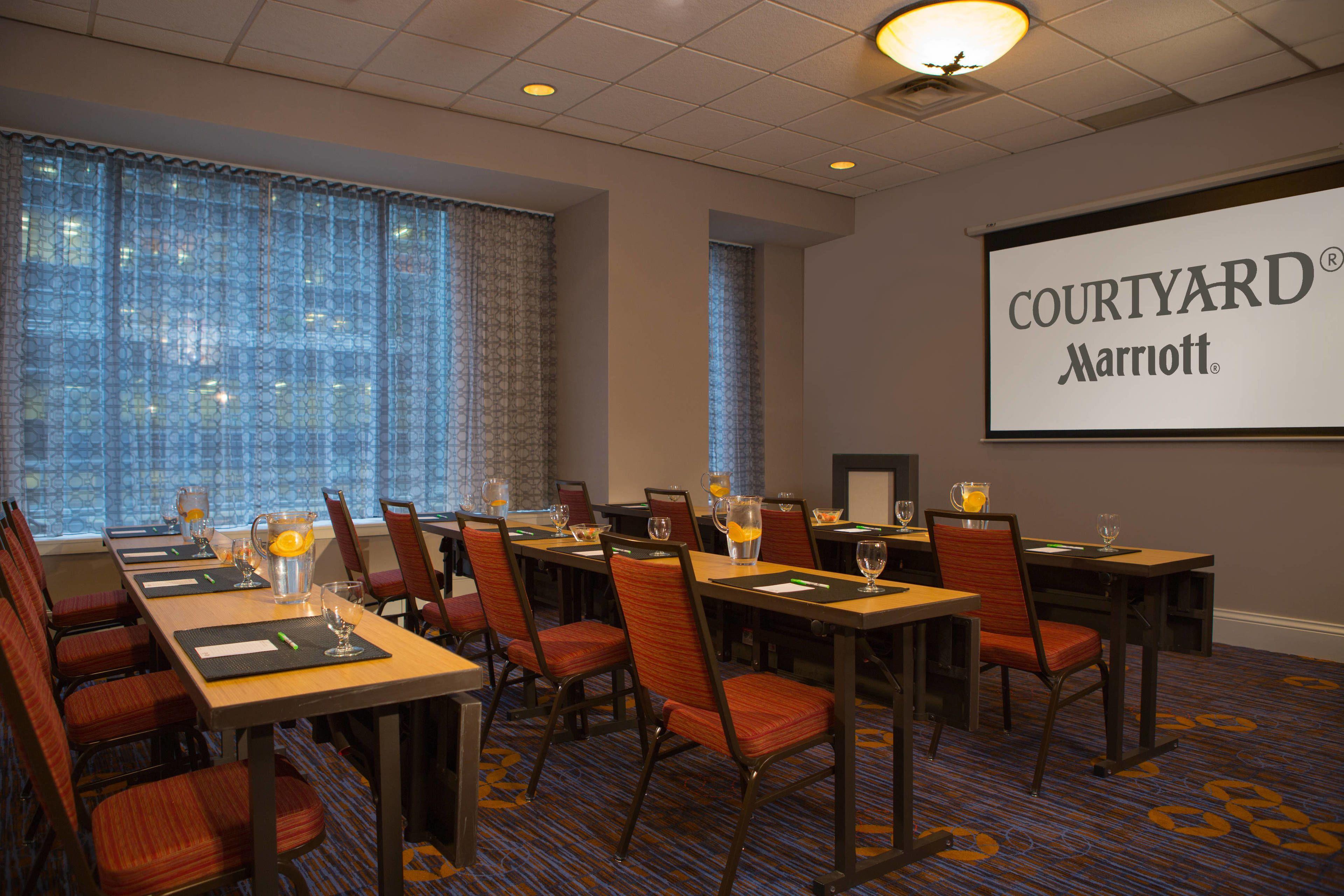 Hotel Courtyard Manhattan/midtown East 4*