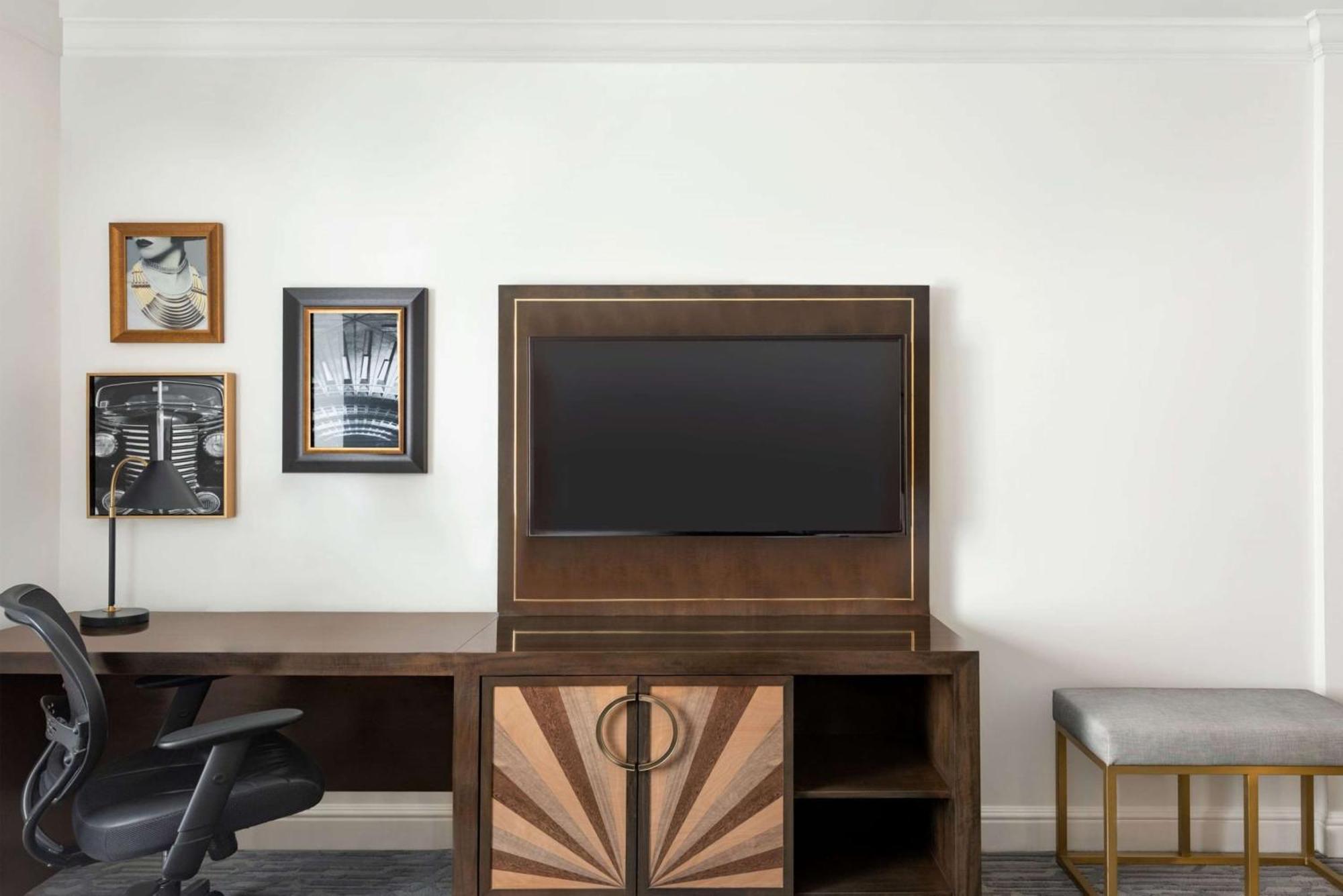 Hotel Martinique On Broadway, Curio Collection By Hilton