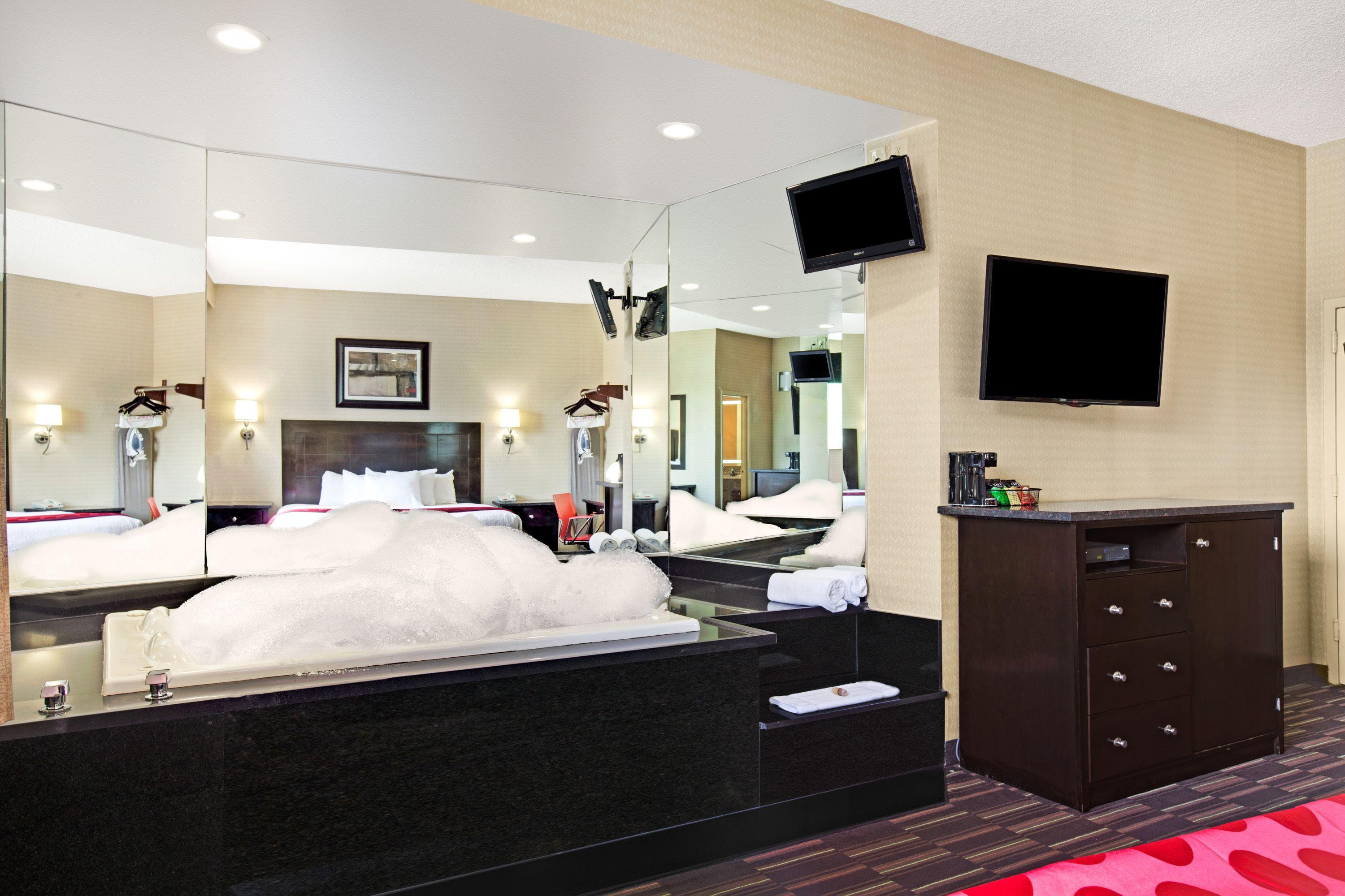 Ramada By Wyndham Bronx New York