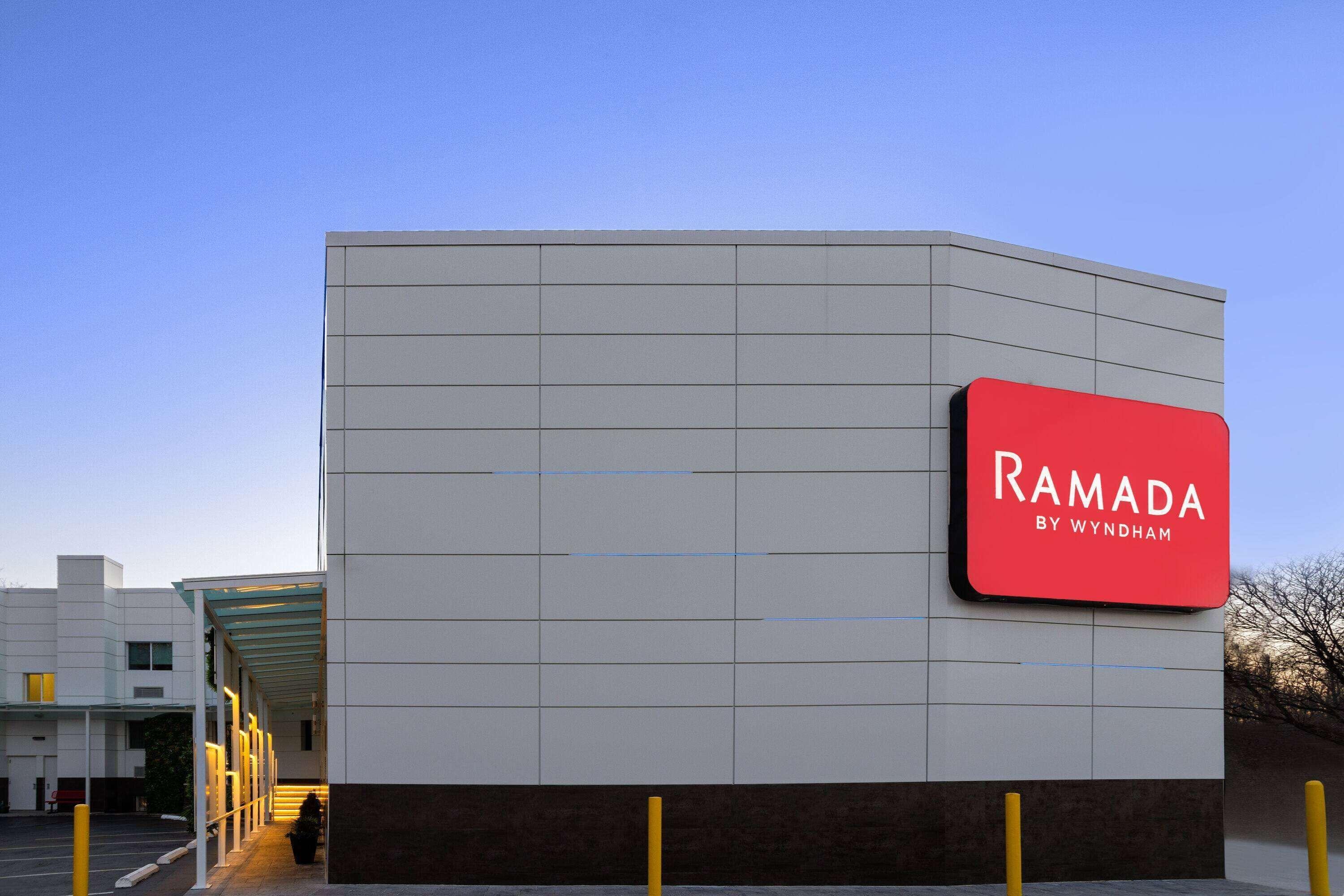 Ramada By Wyndham Bronx Hotel