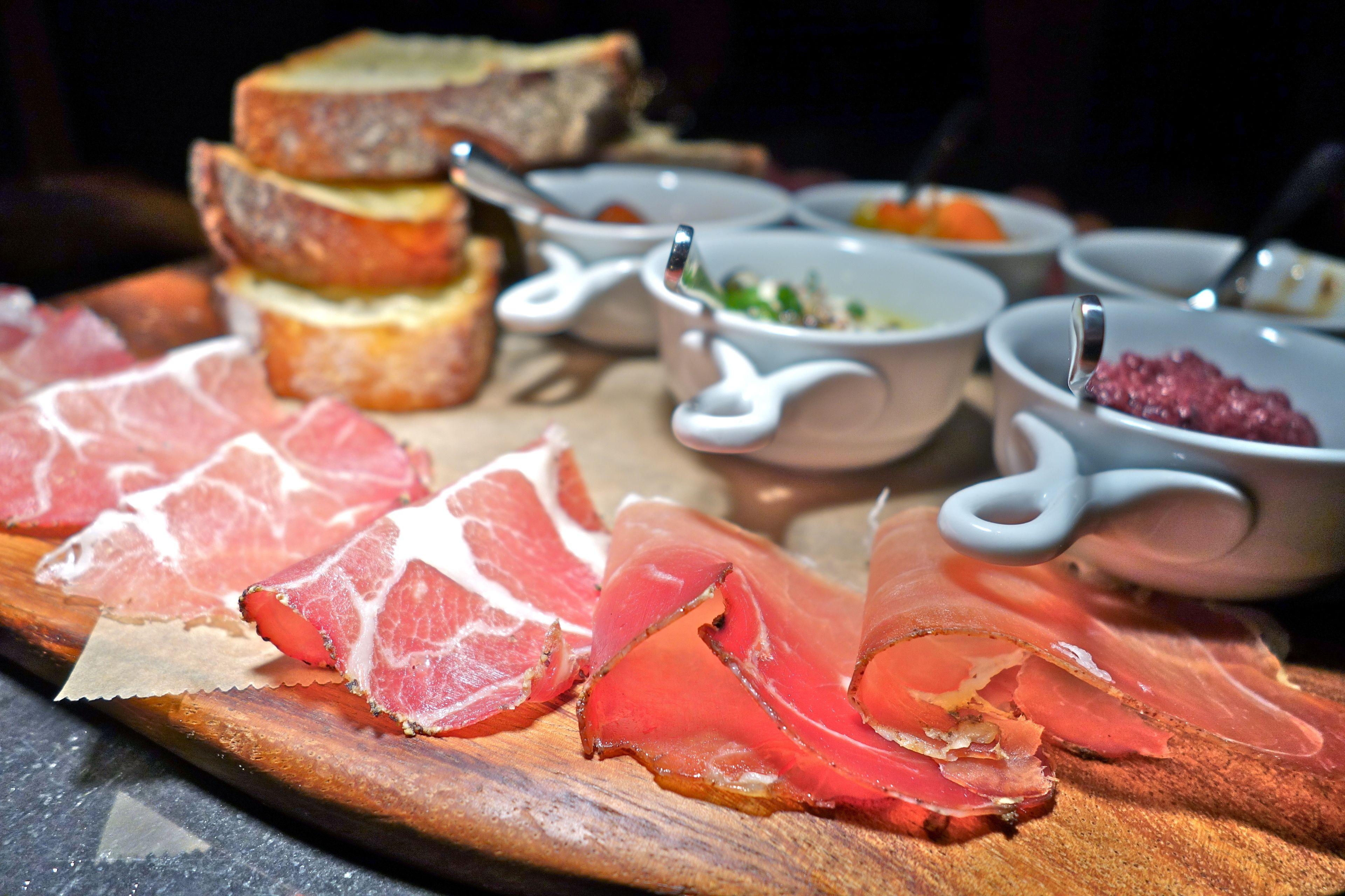 Giraffe By Library Collection 4*