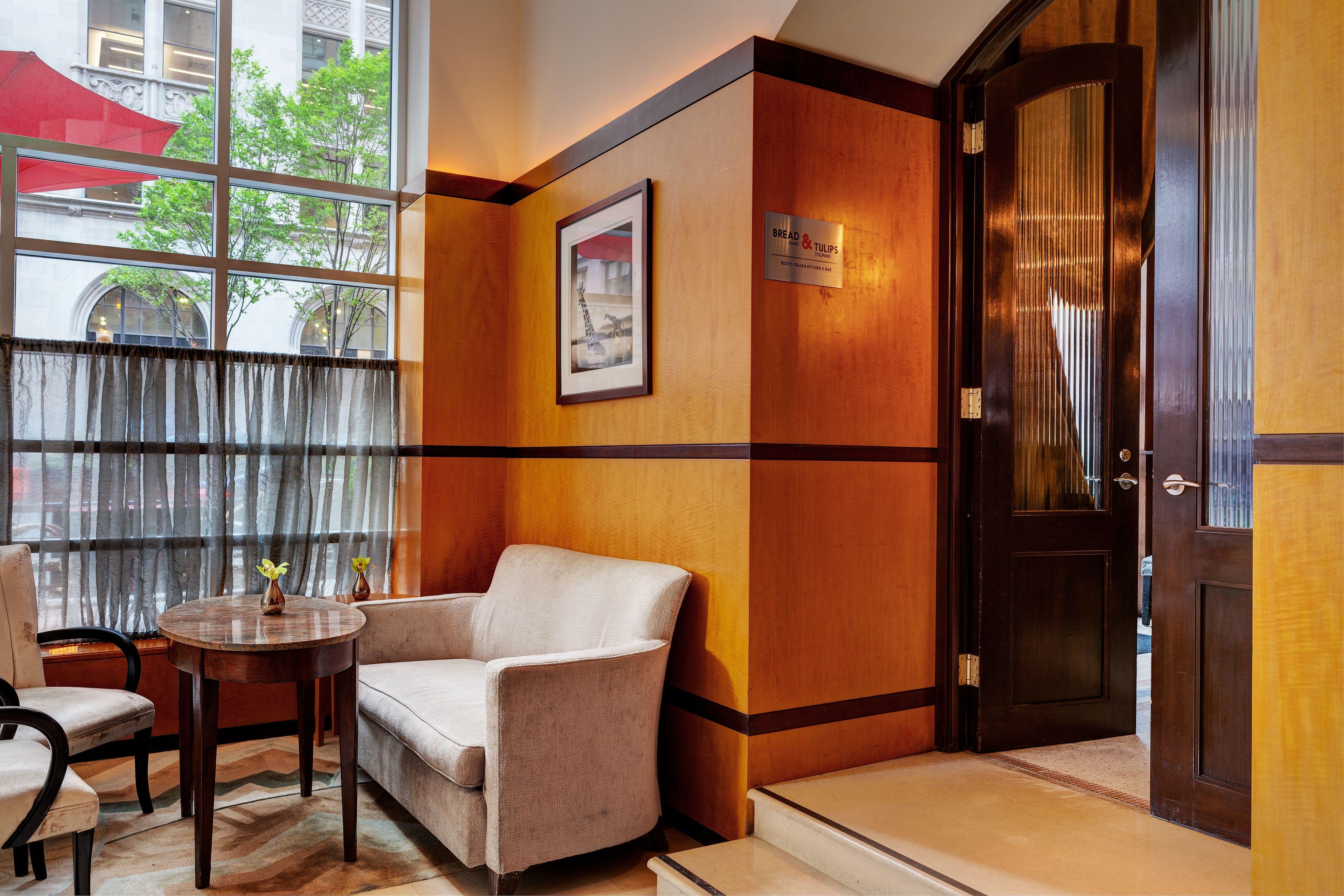 Giraffe By Library Collection 4*