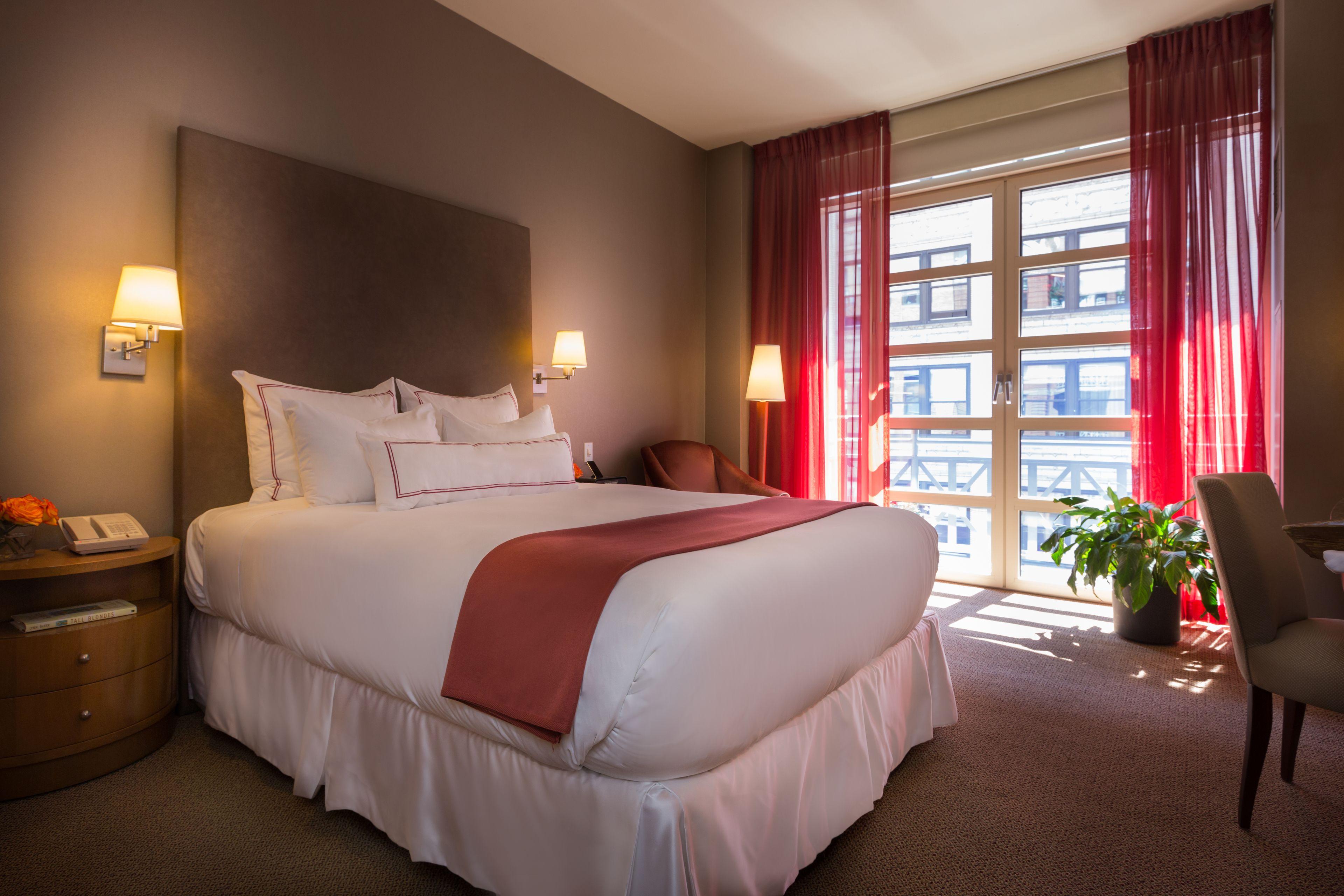 Hotel Giraffe By Library Collection