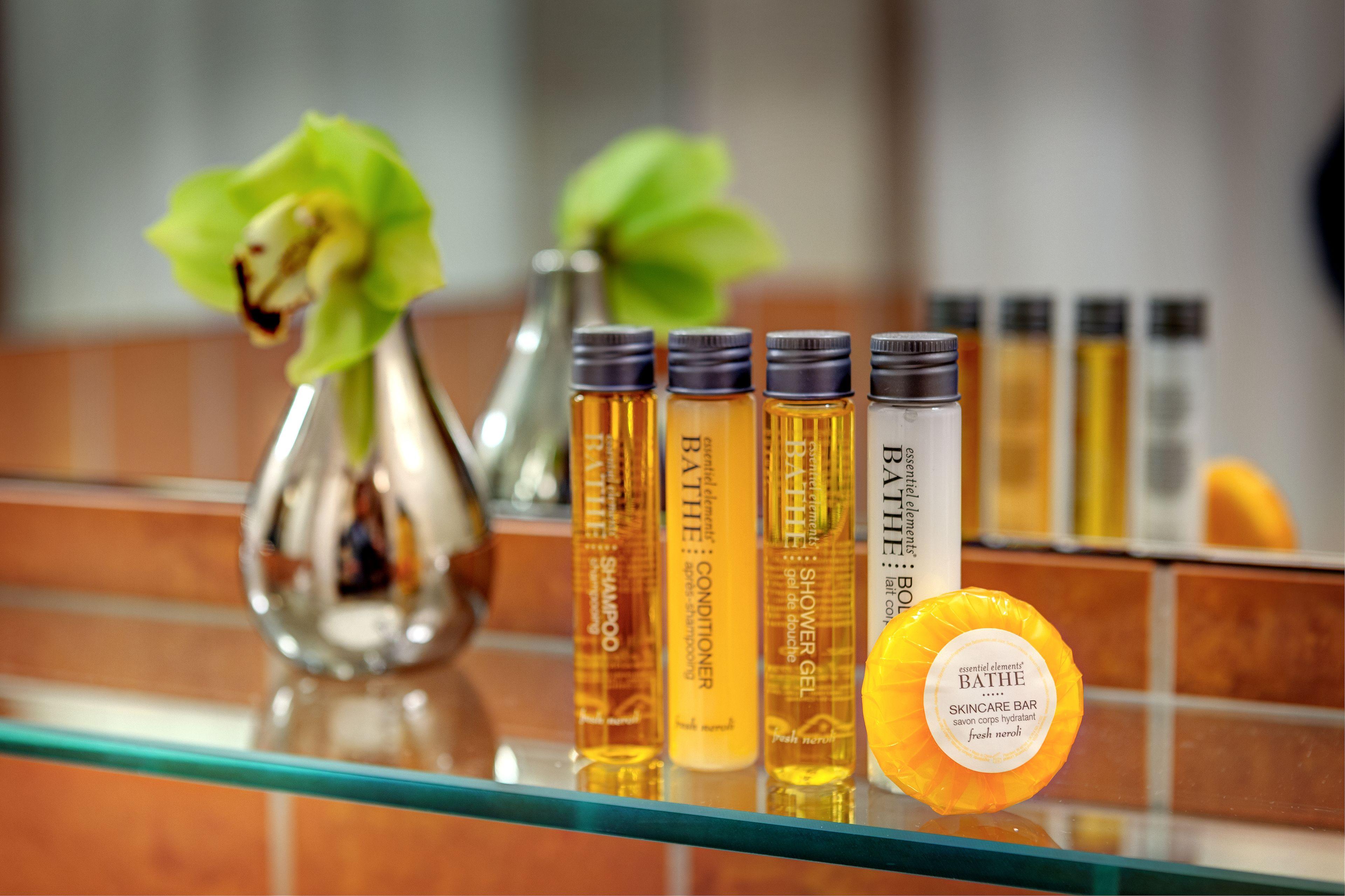 Giraffe By Library Collection 4* New York