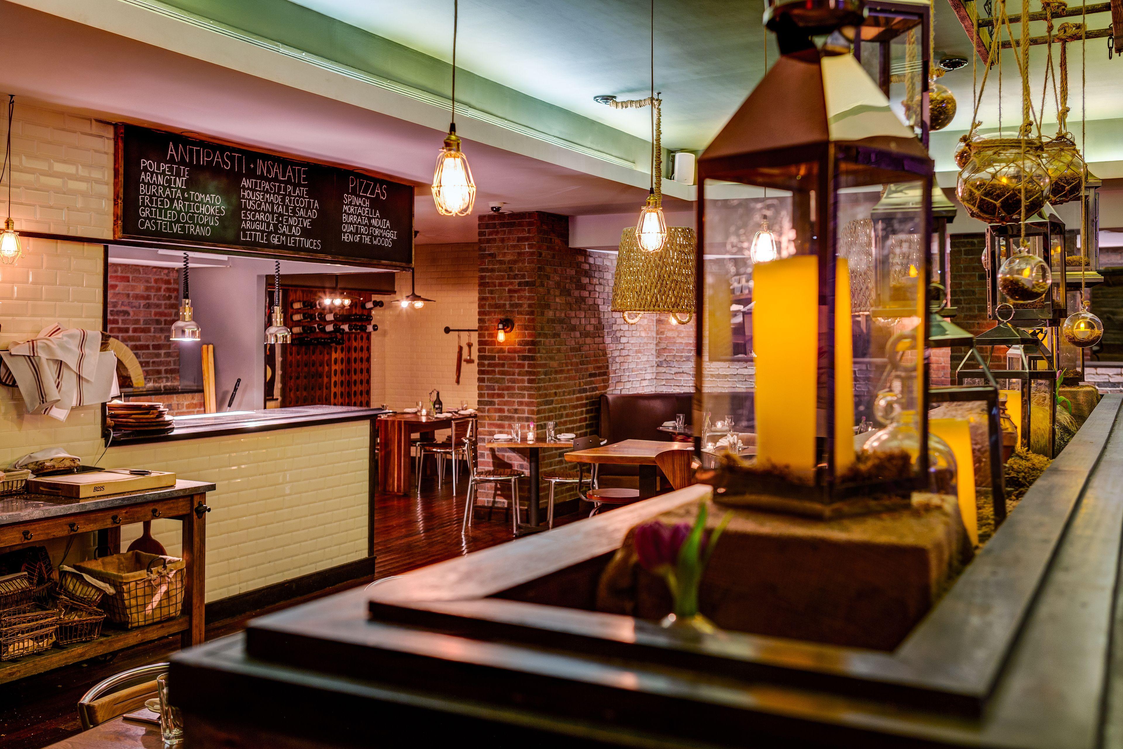 Giraffe By Library Collection 4* New York