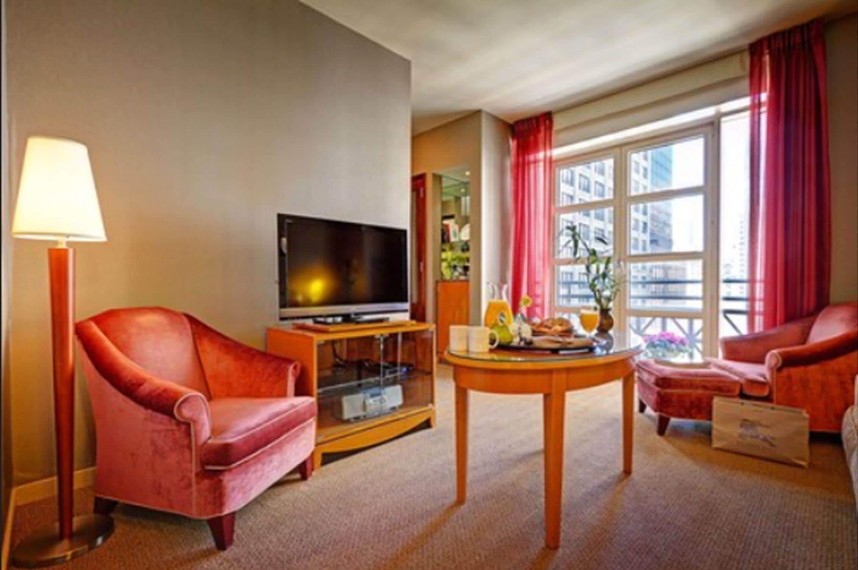 Hotel Giraffe By Library Collection New York