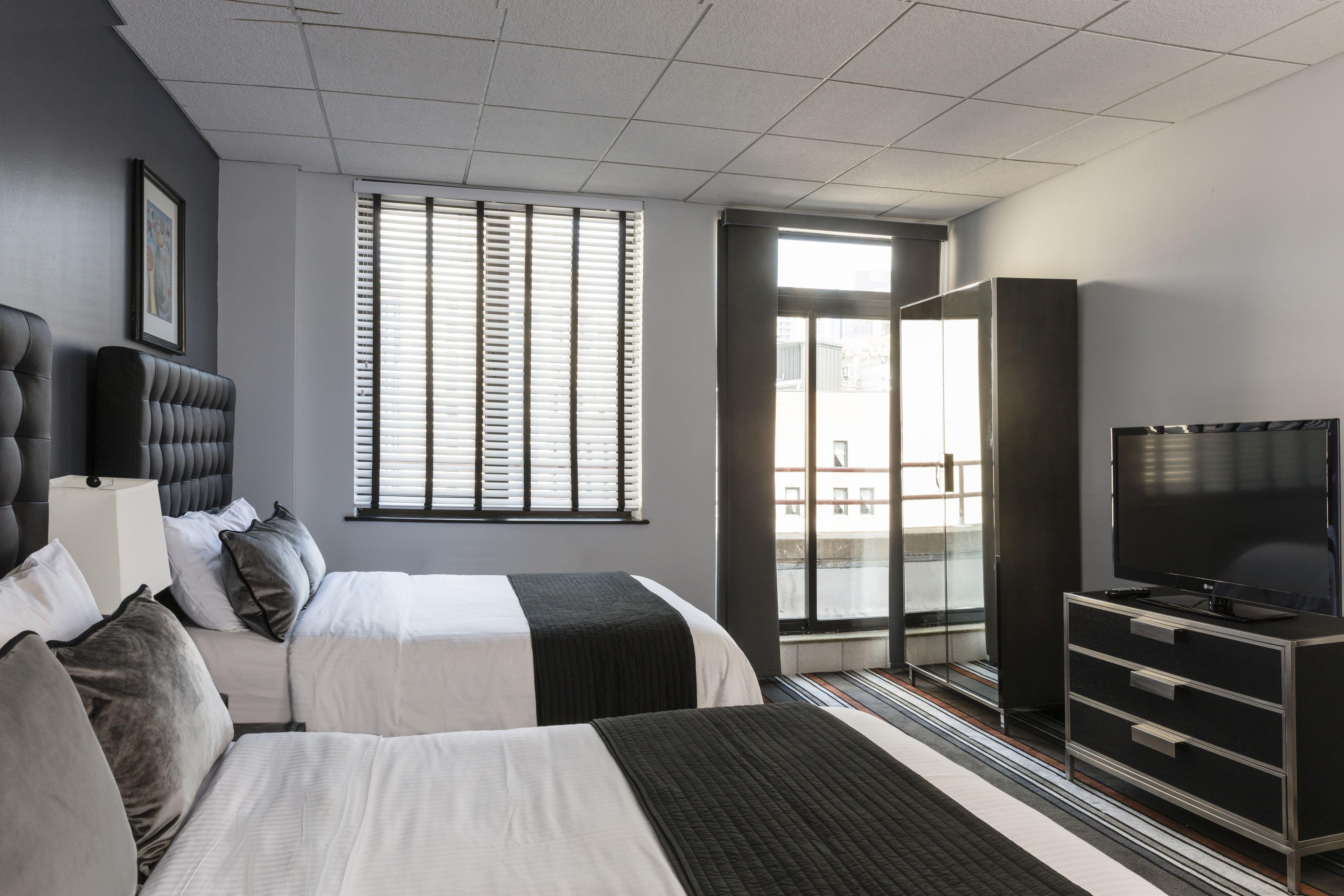 Broadway Plaza 4*