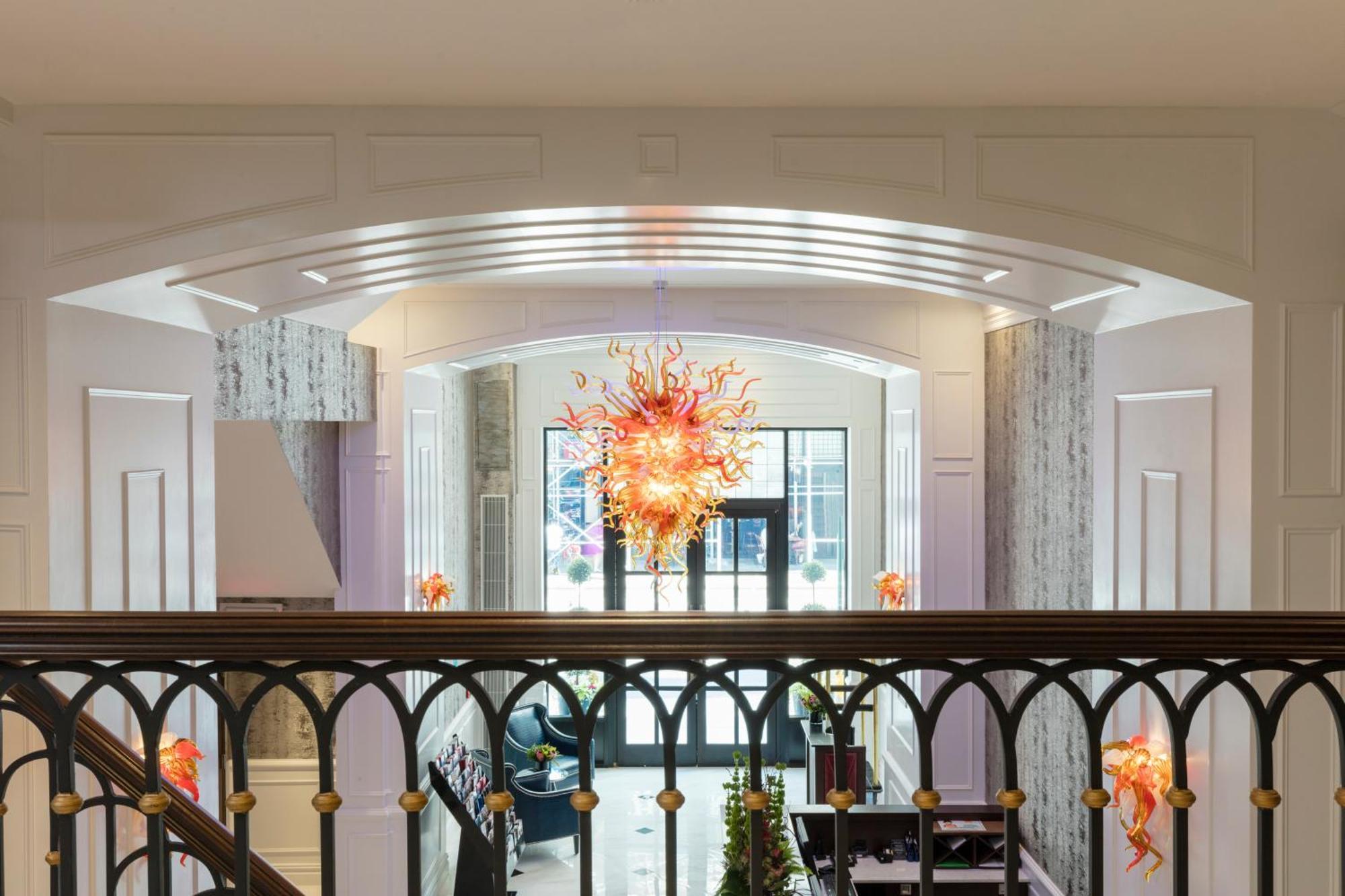 Broadway Plaza Hotel 4*