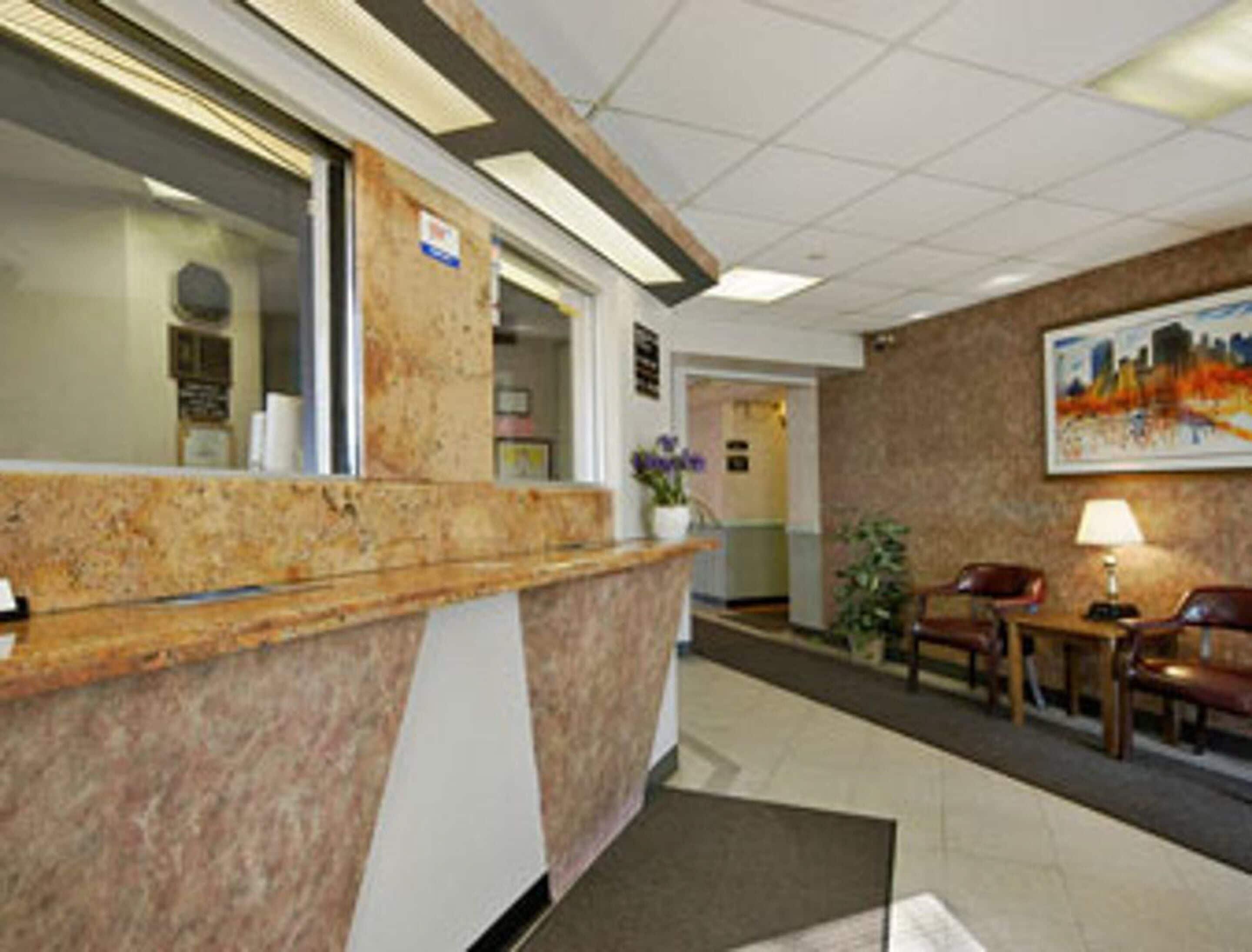 Hotel Super 8 By Wyndham Long Island Lga New York
