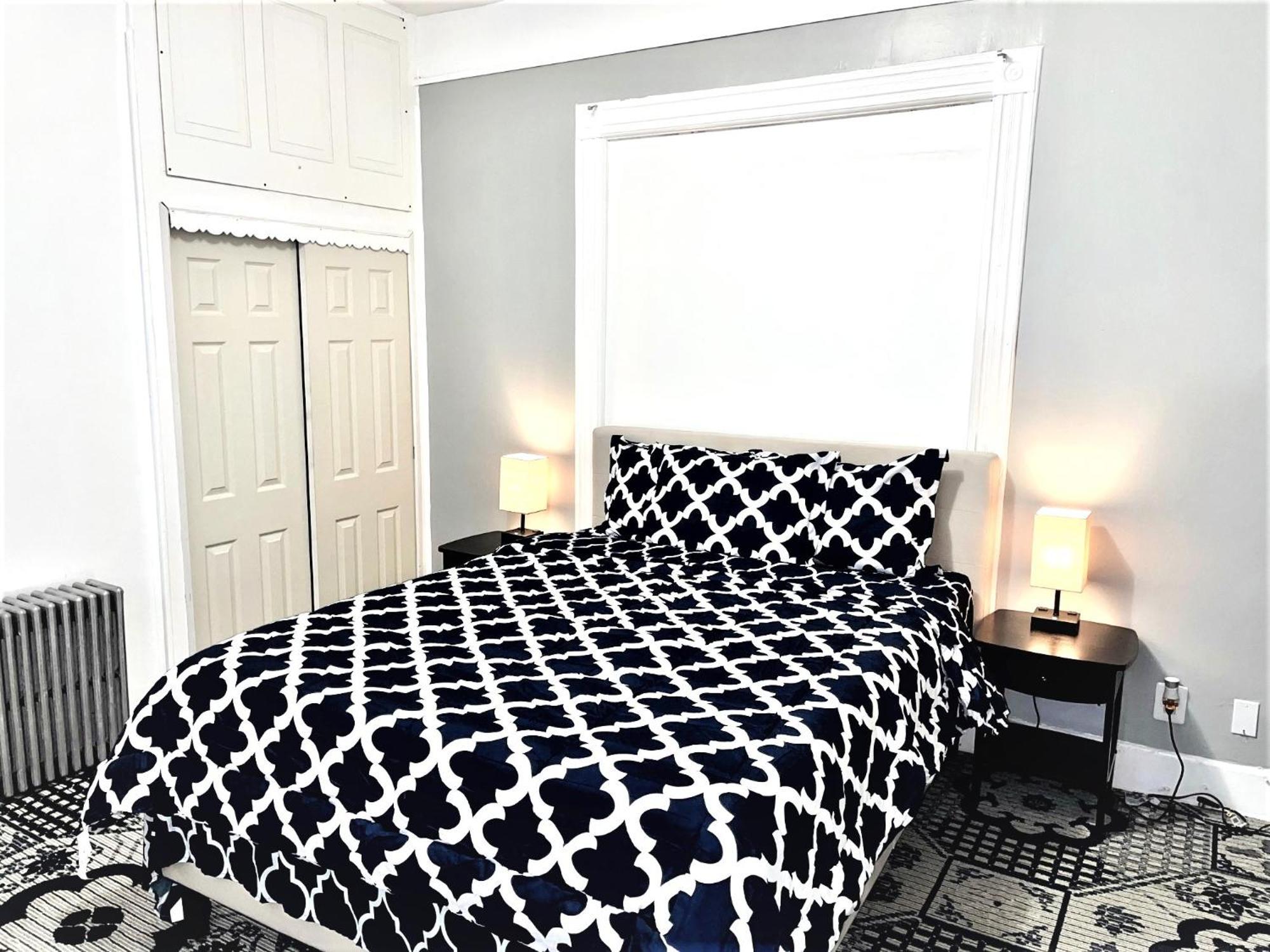 Apartment 2 Stops To Manhattan, 3 Bedrooms In Lic ! *