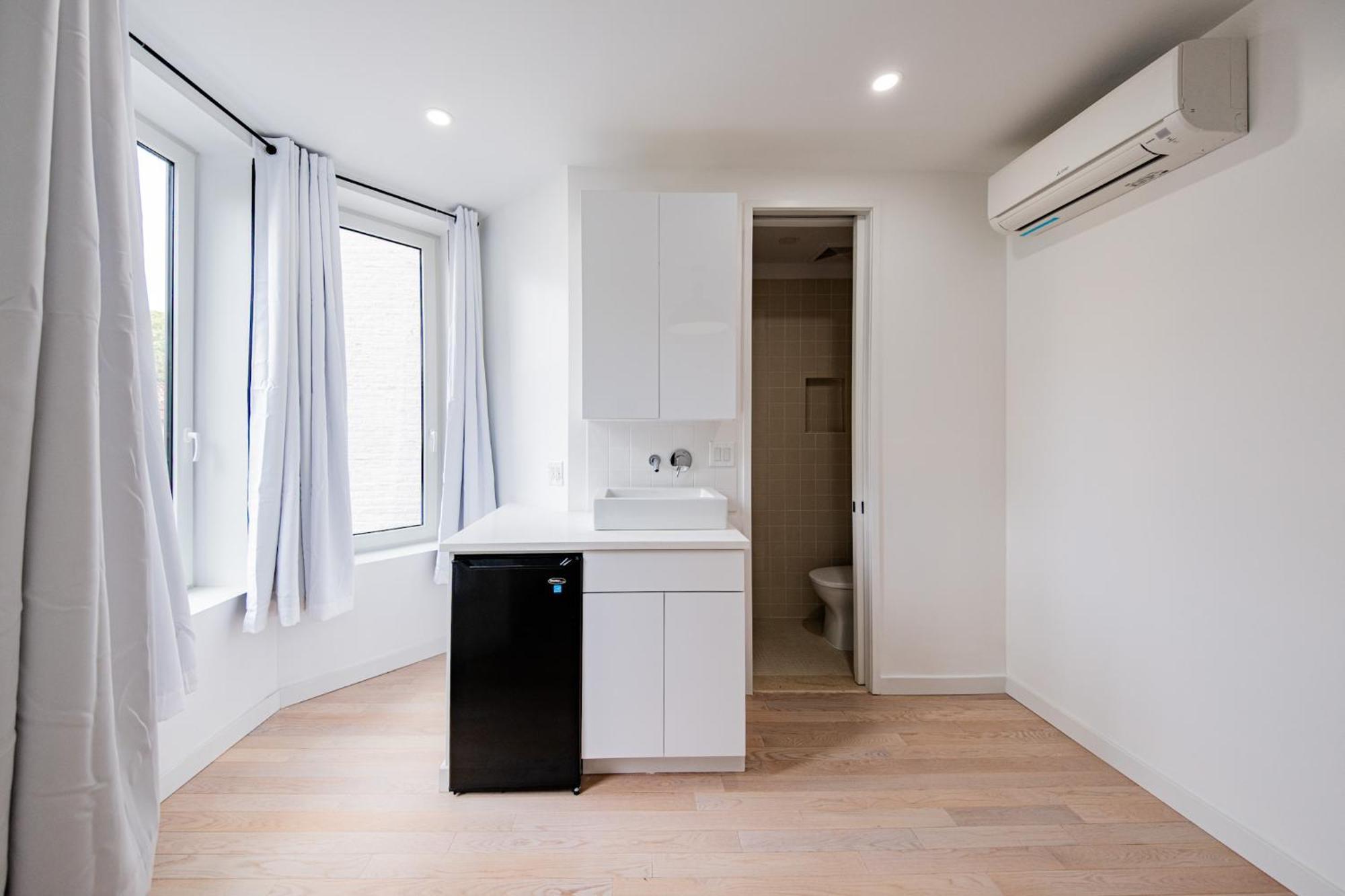 Apartment 4 Bed 4 Bath In Ditmas Park