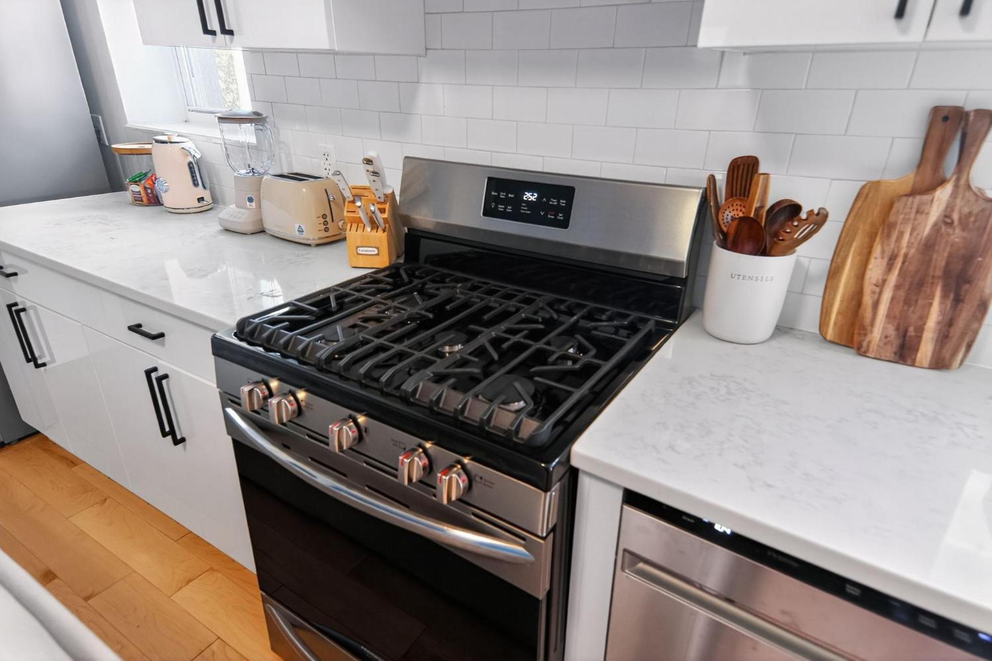 Spacious 3bedroom With Ac Near Mccarren Park Brooklyn Apartment New York