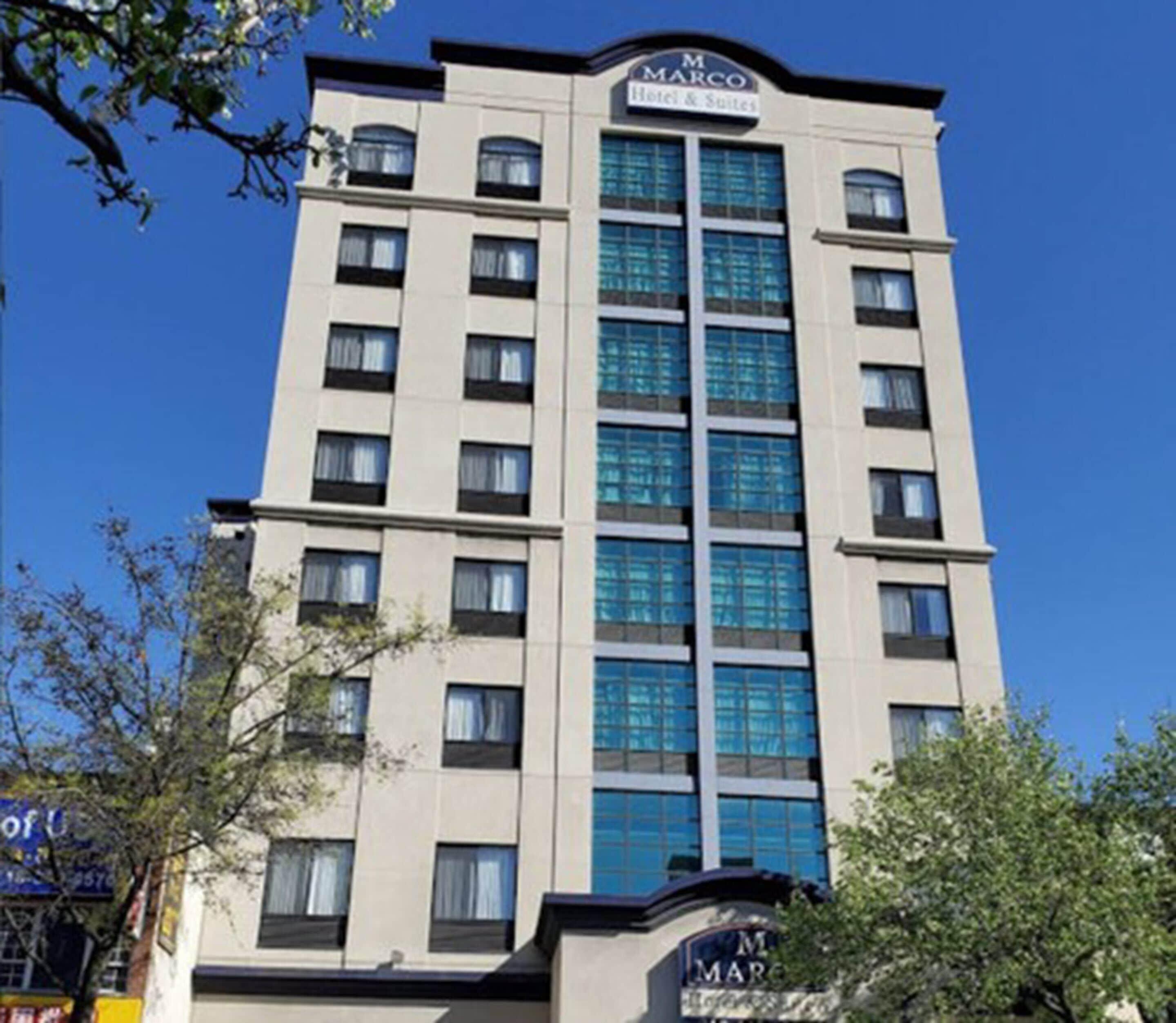 Marco Laguardia & Hotel 3*