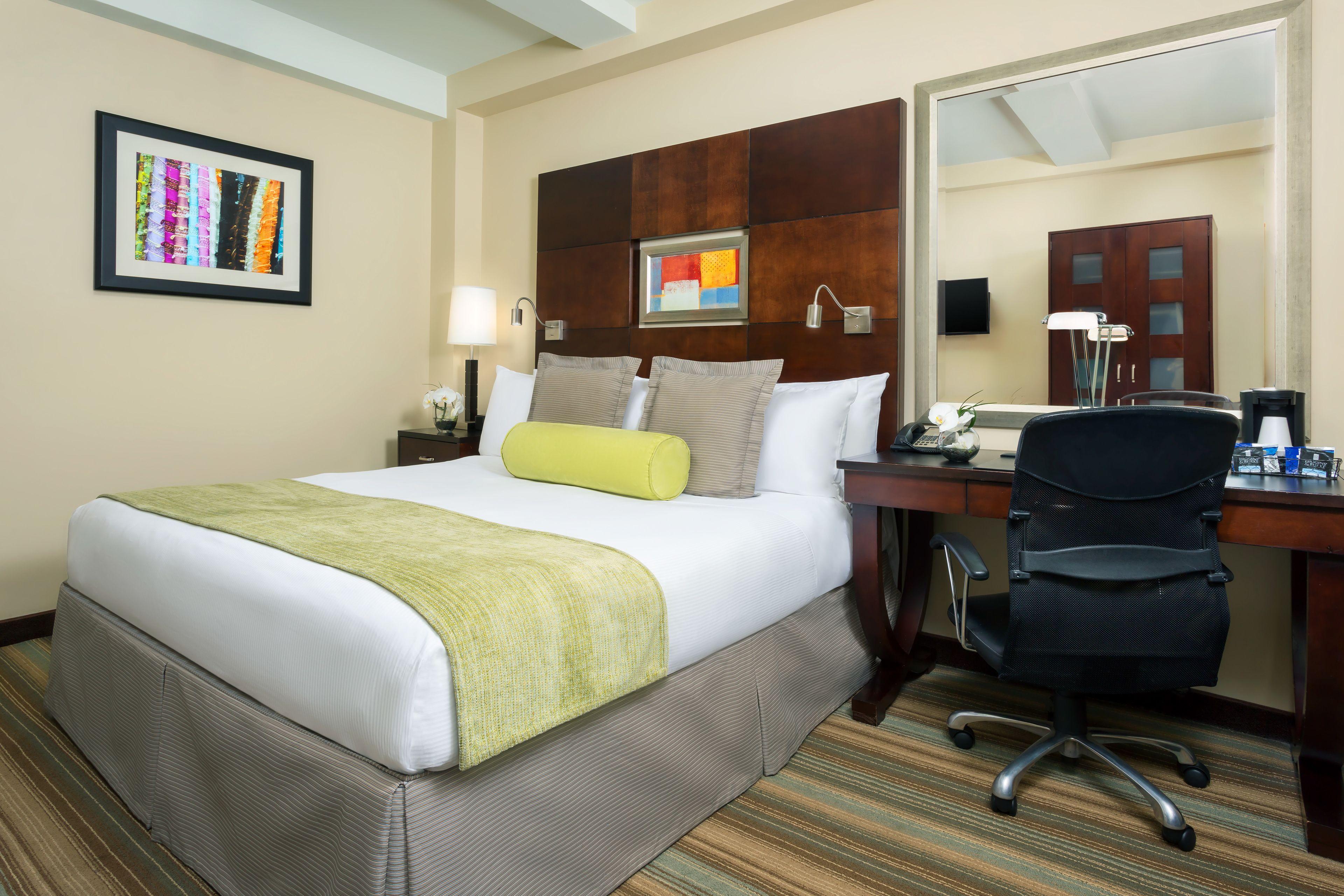 Aura Times Square Hotel 4*