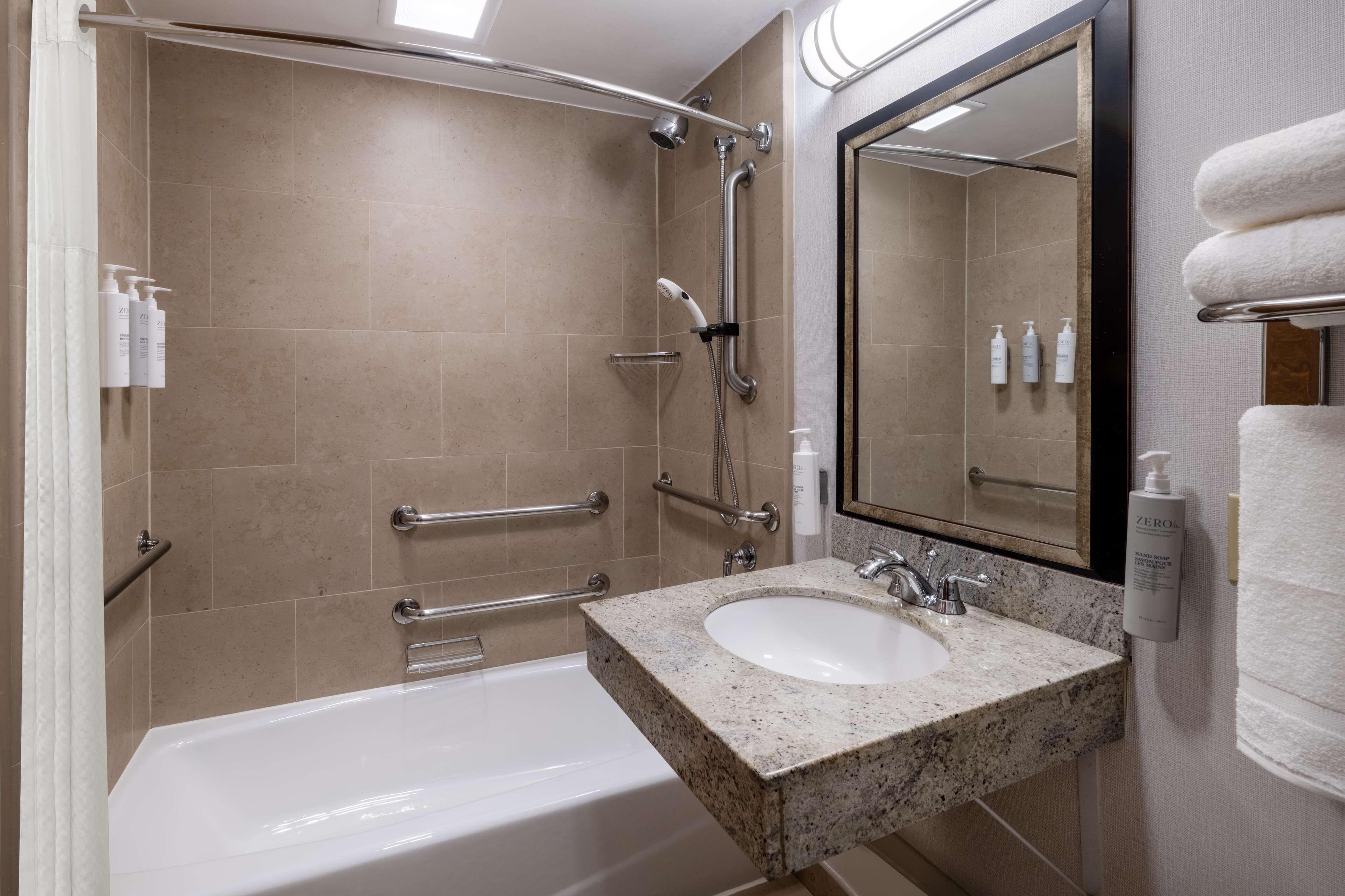 Hilton Garden West 35th Street 3*