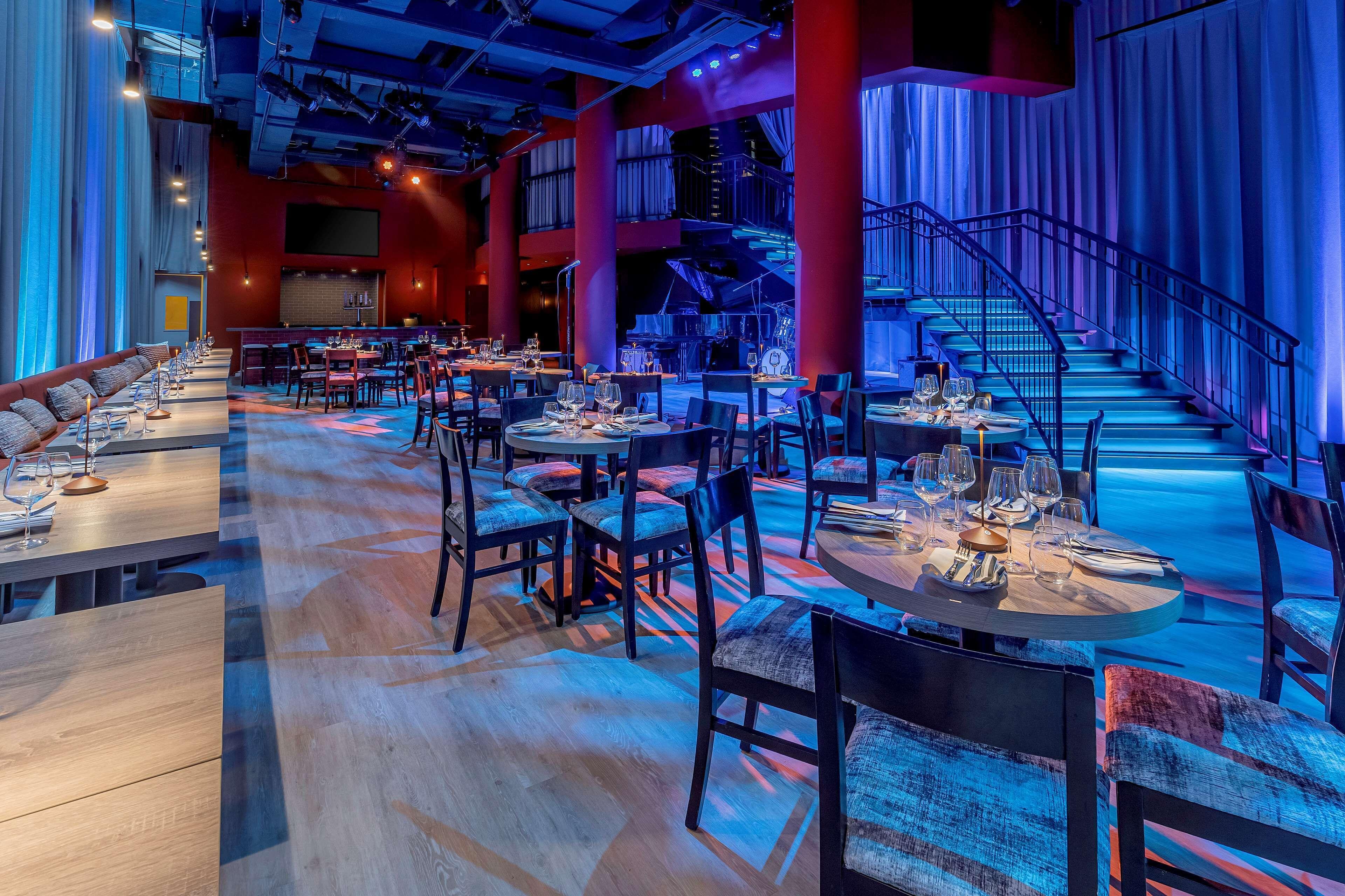 Hilton Fashion District Hotel 4*