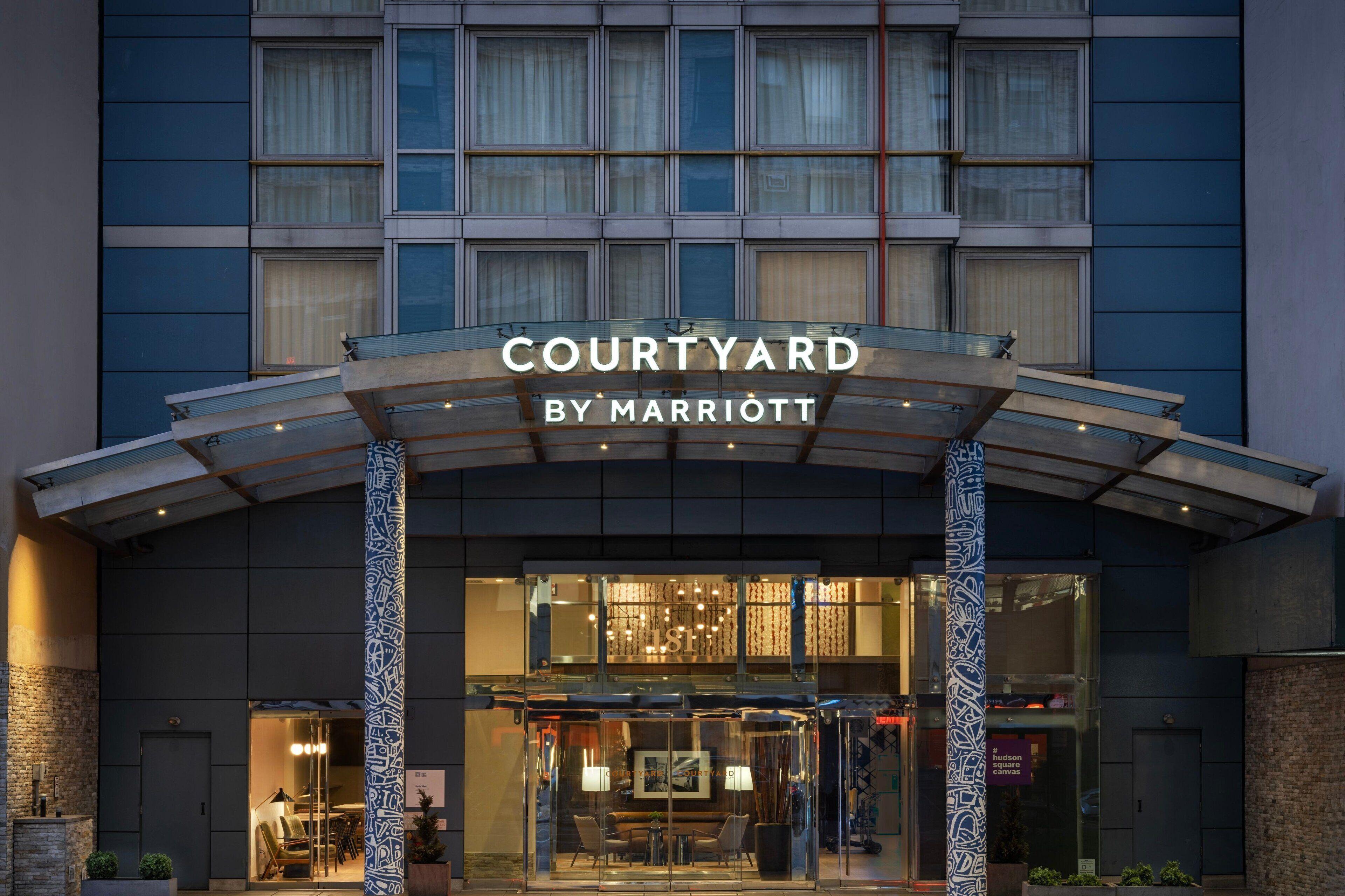 Courtyard By Marriott Manhattan / Soho Hotel