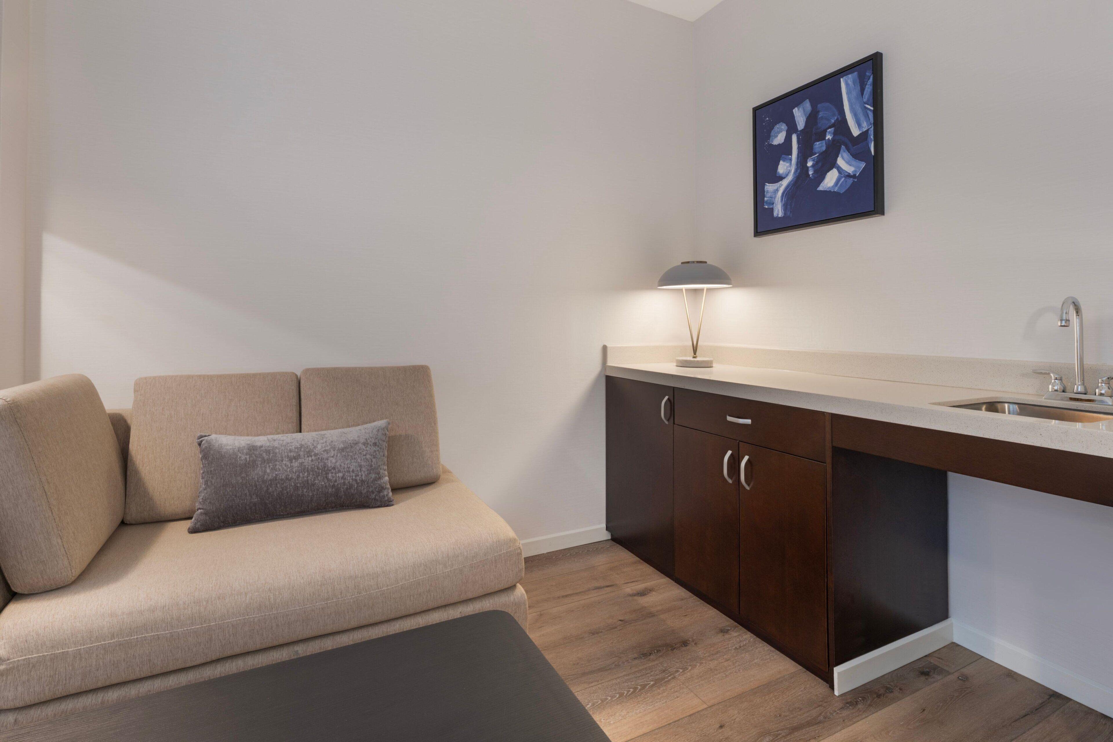 Courtyard By Marriott Manhattan / Soho 4*