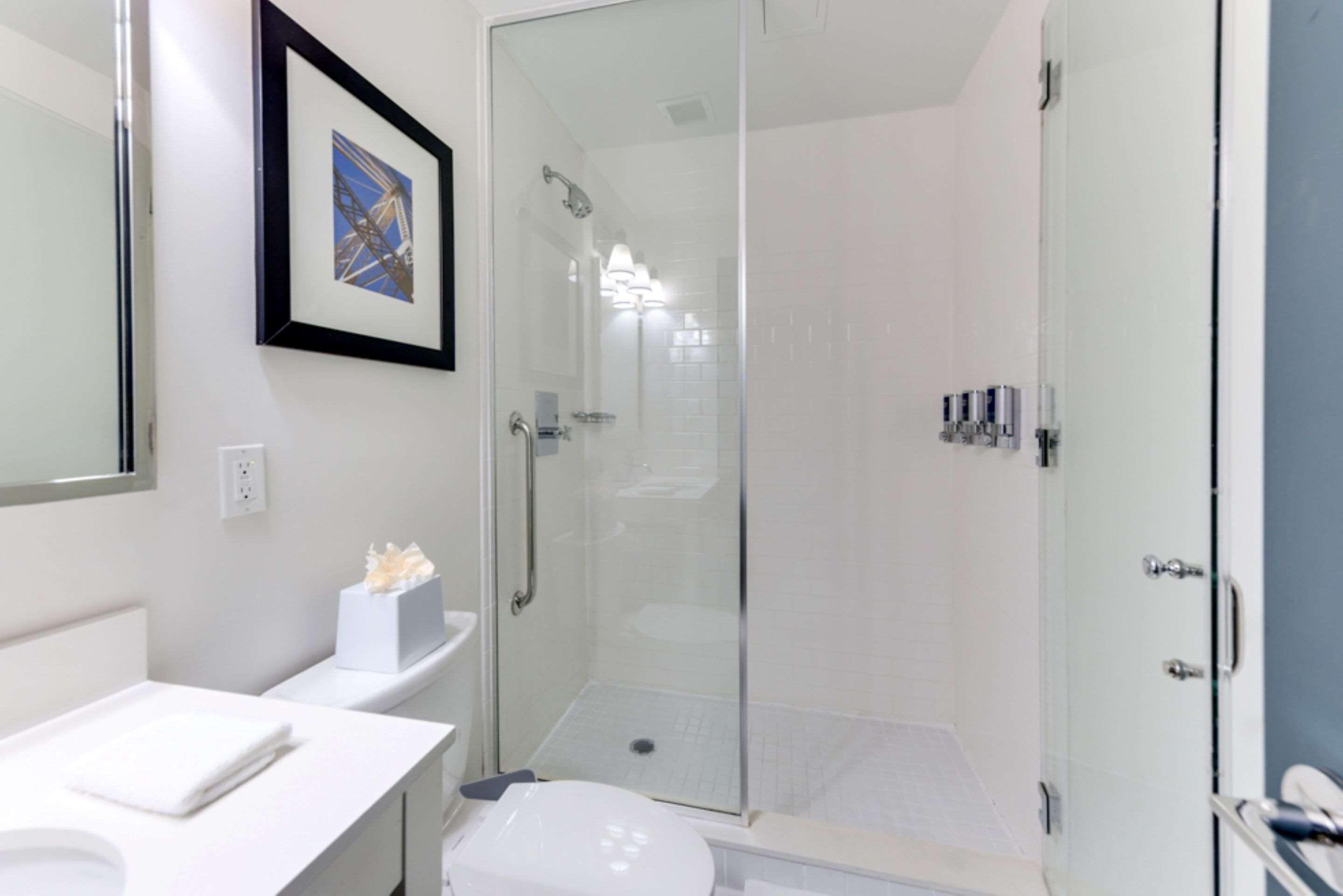 Vista Lic Hotel, Premier Collection By Western New York