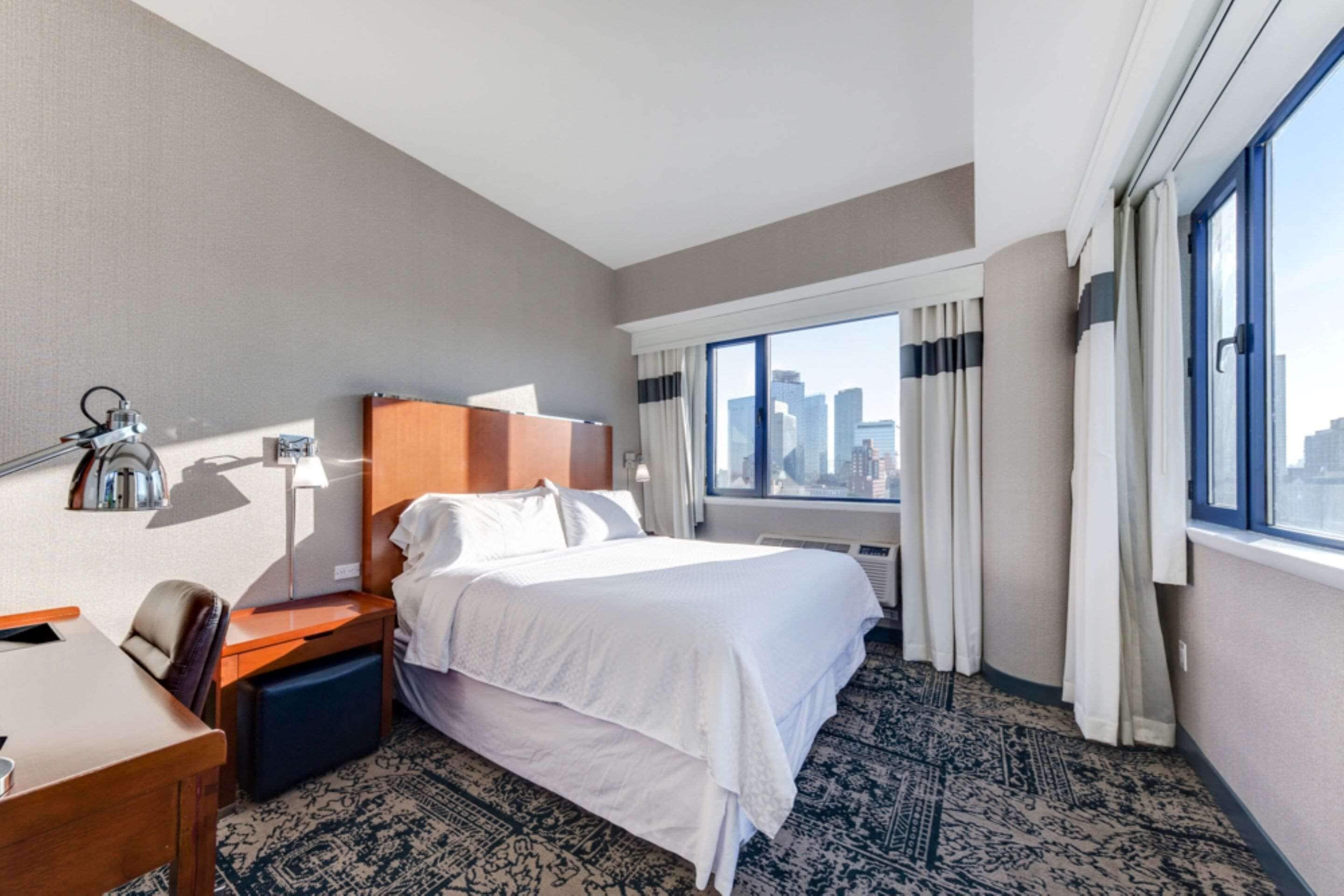 Vista Lic Hotel, Premier Collection By Western Hotel New York