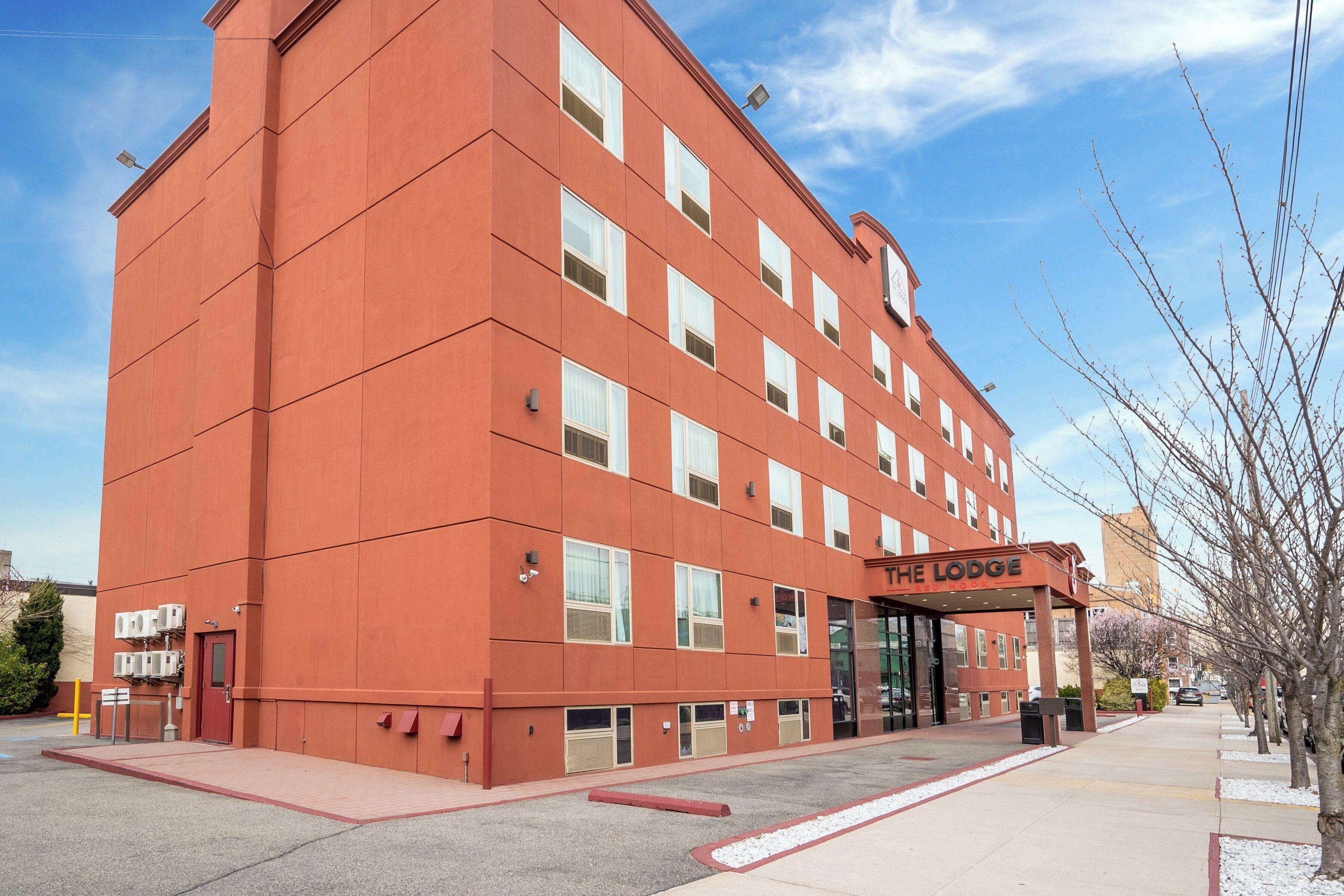 Hotel The Red Hook 3*