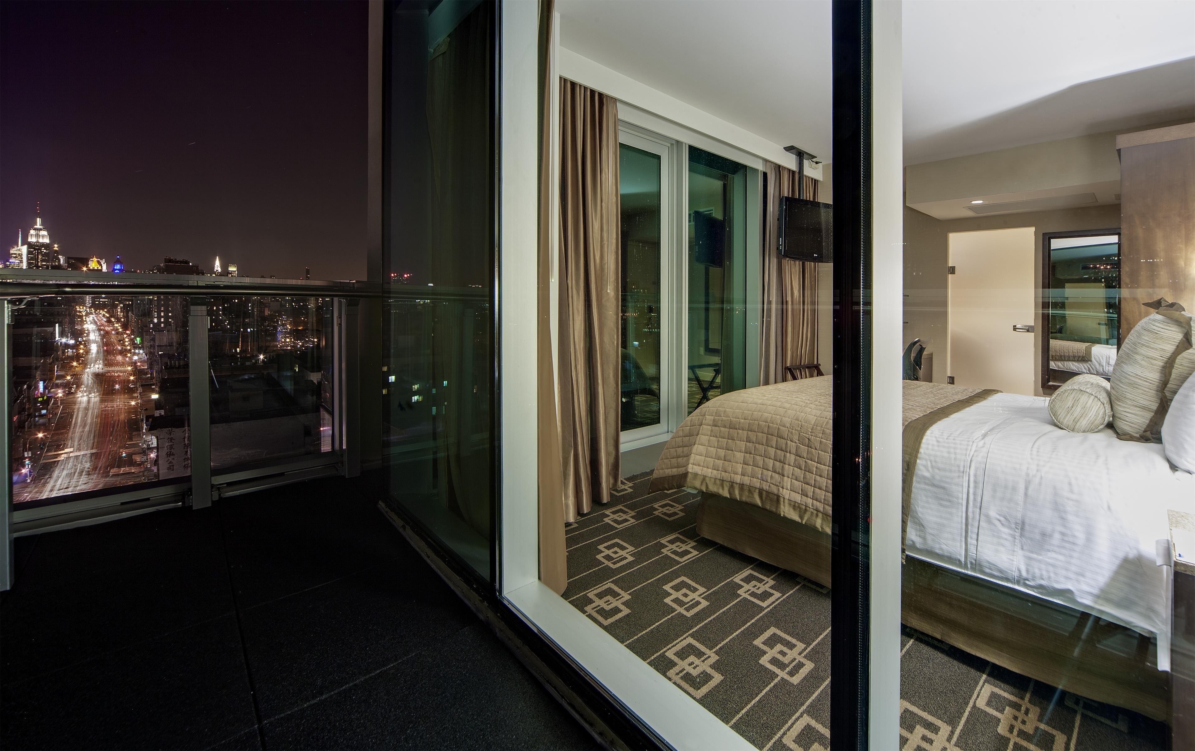 Wyndham Garden Chinatown 4*