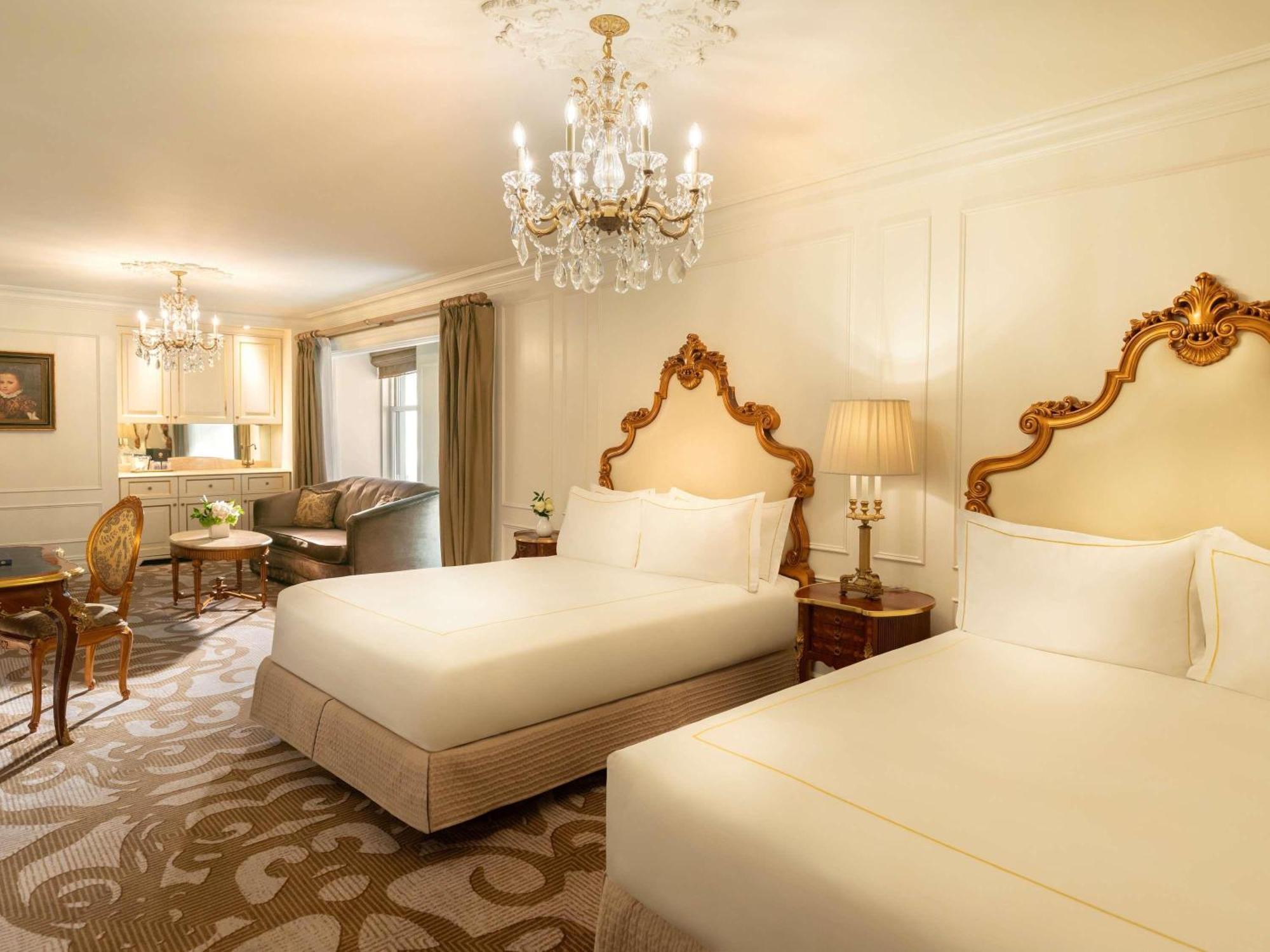 Hotel The Plaza, A Fairmont 5*