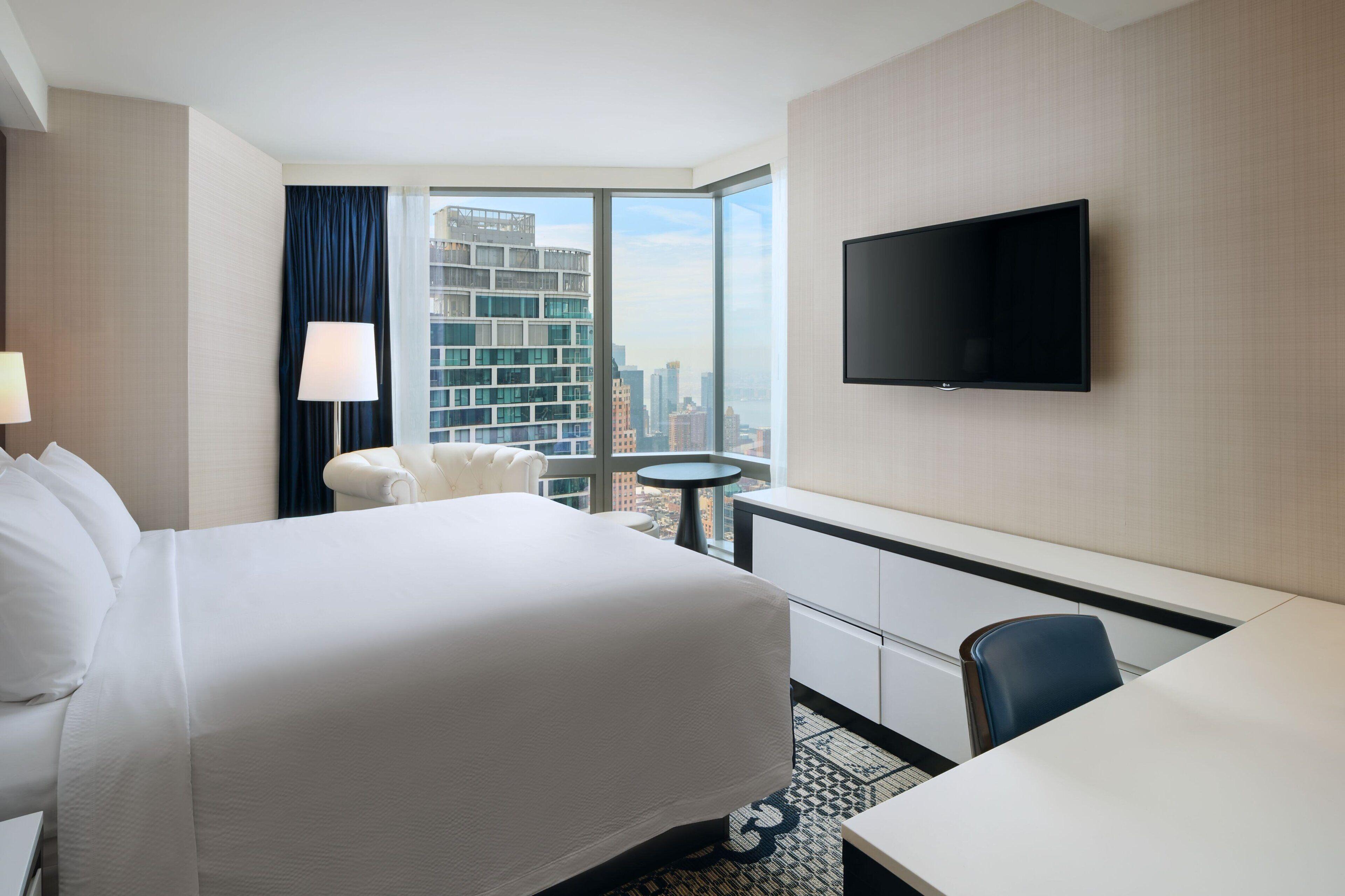 By Marriott Manhattan/central Park