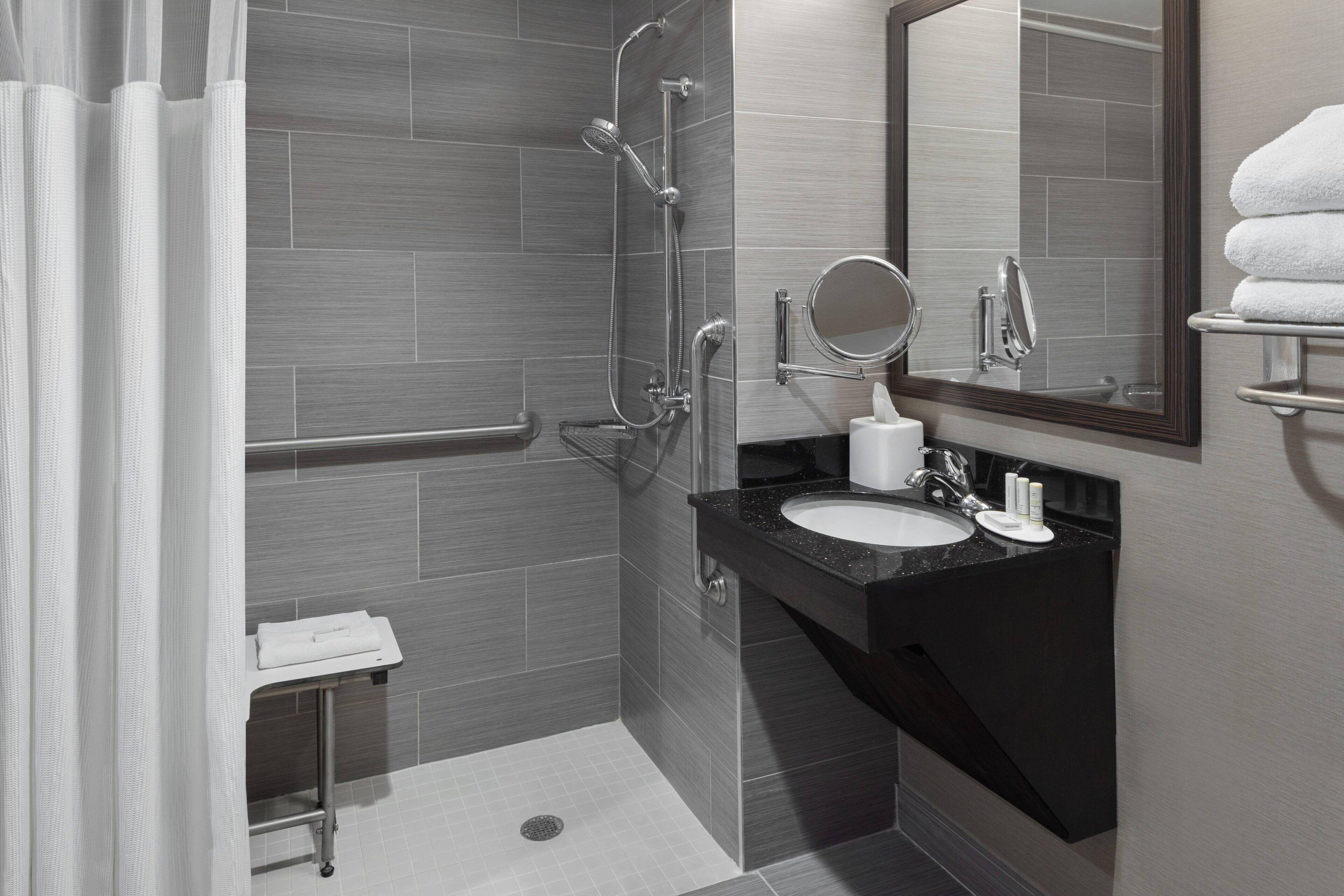 Fairfield & By Marriott Staten Island Hotel