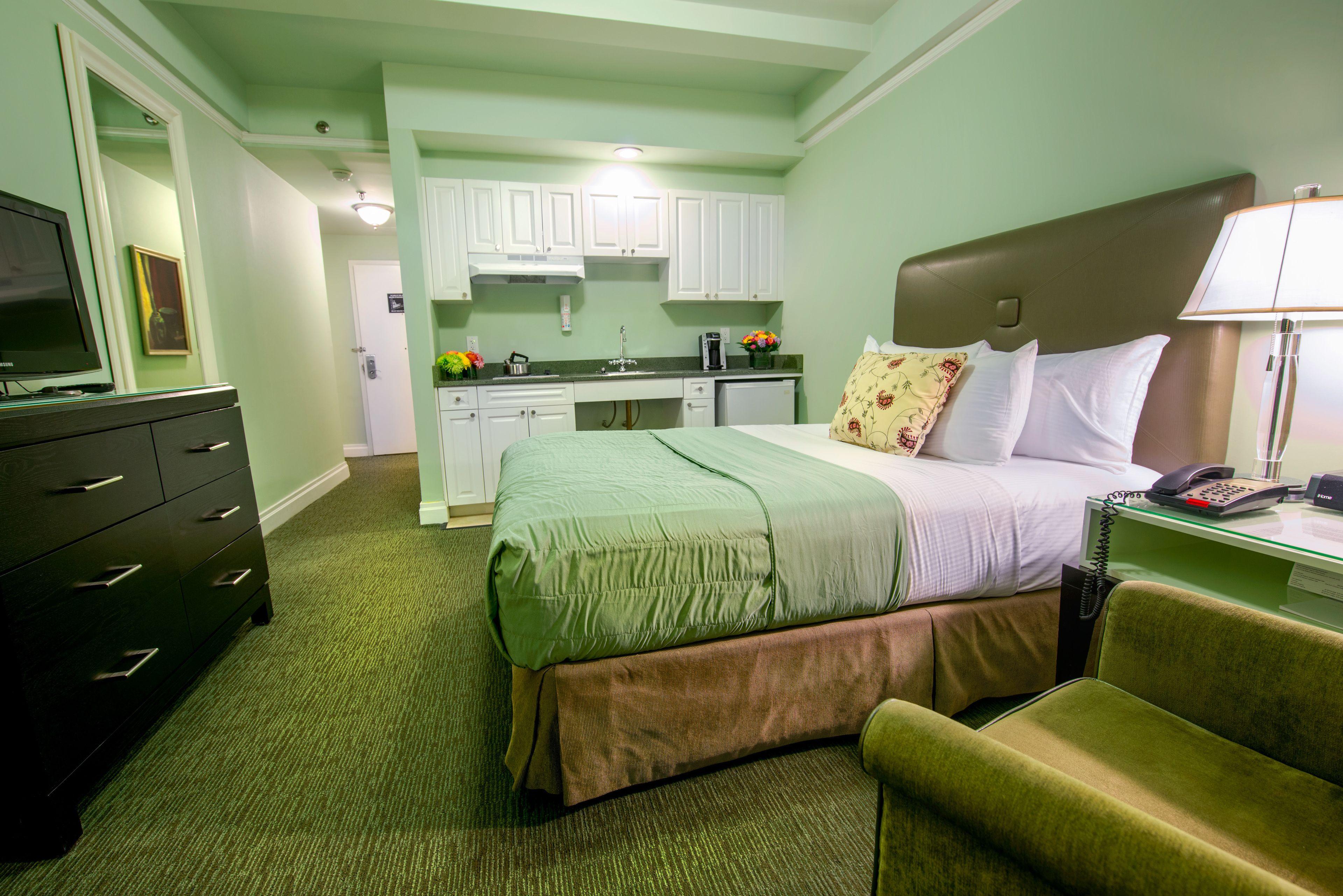 Beacon Hotel 4*