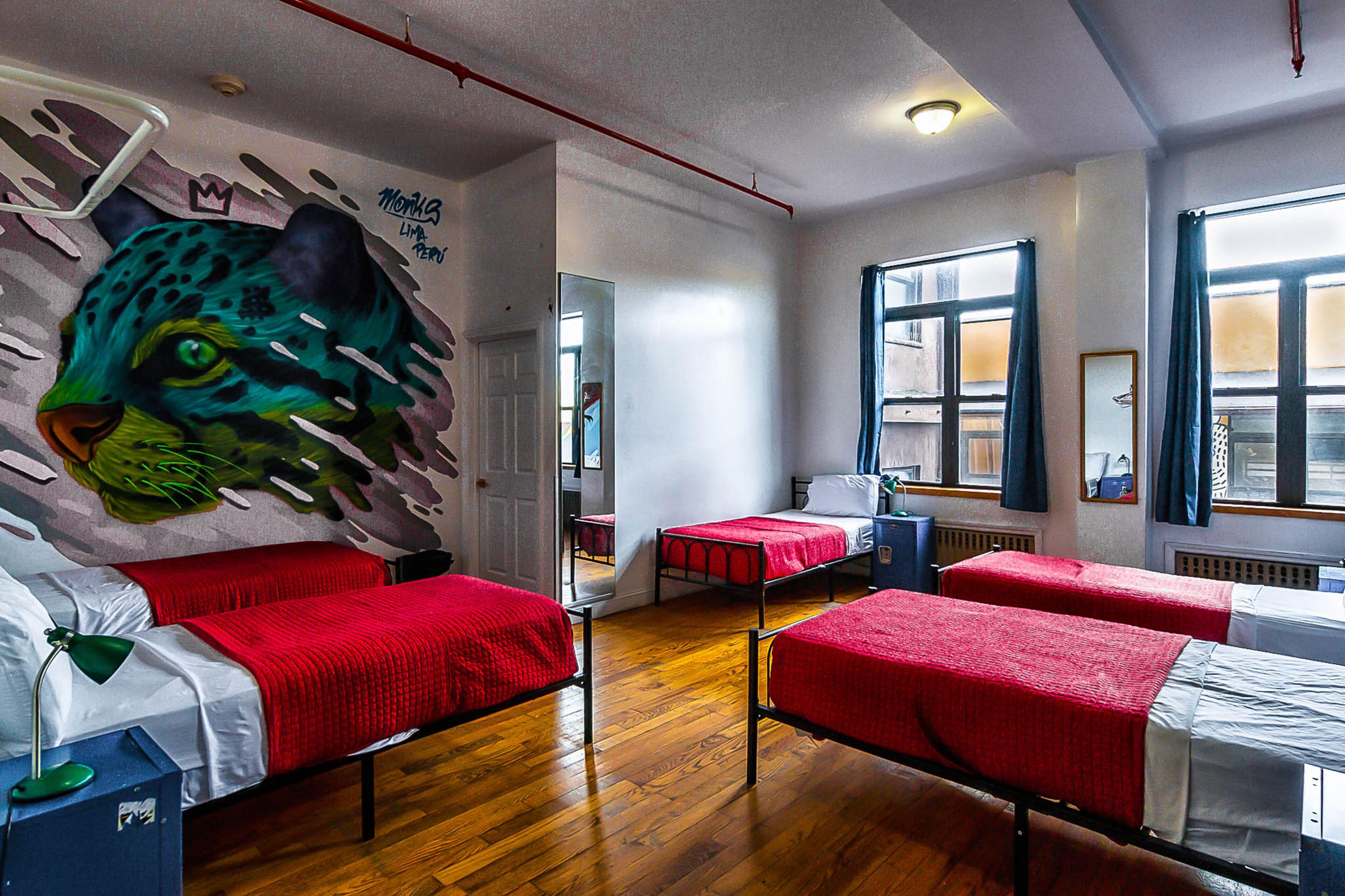Hostel Ny Moore *