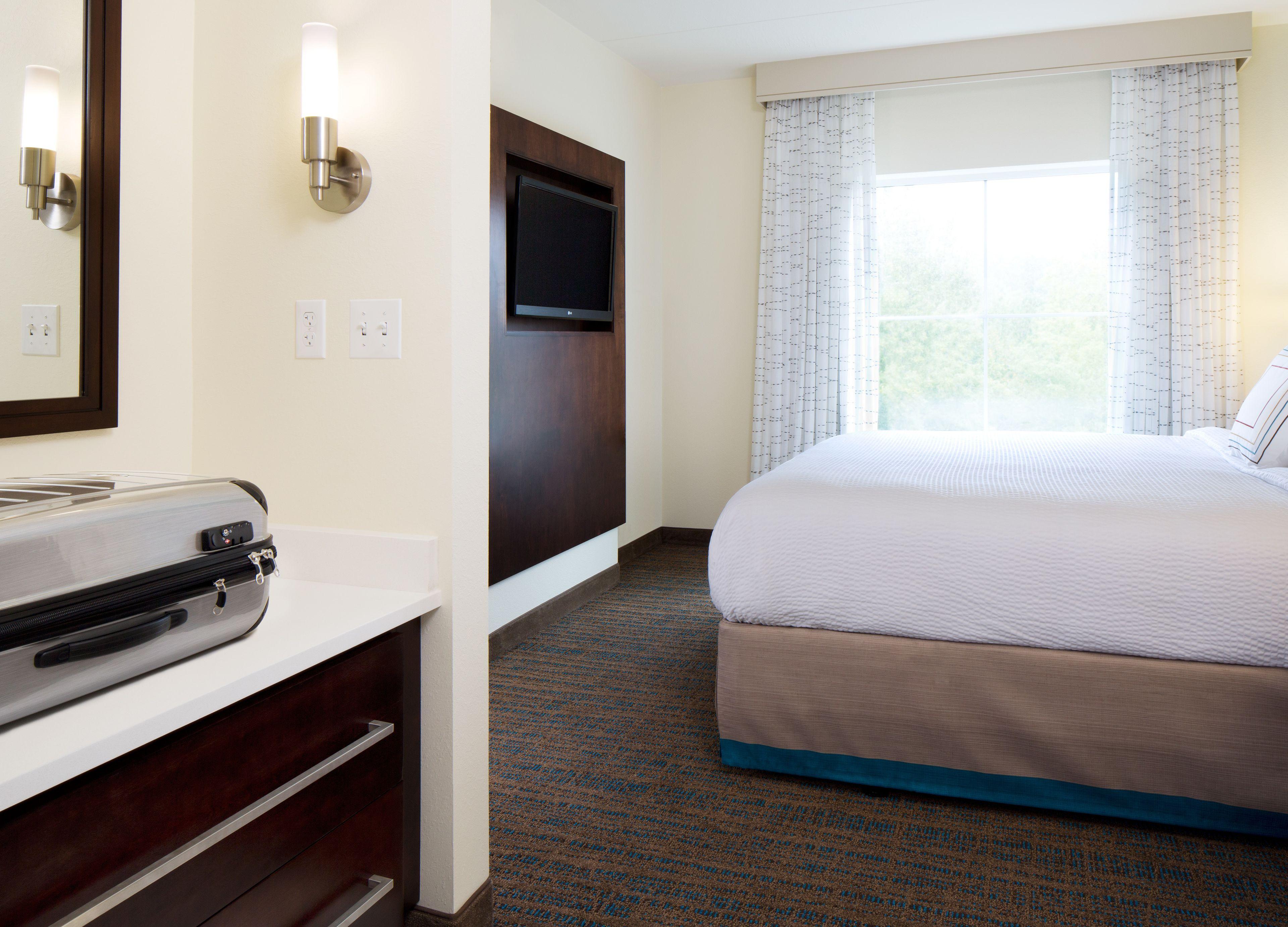 By Marriott The Bronx At Metro Center Atrium Hotel New York