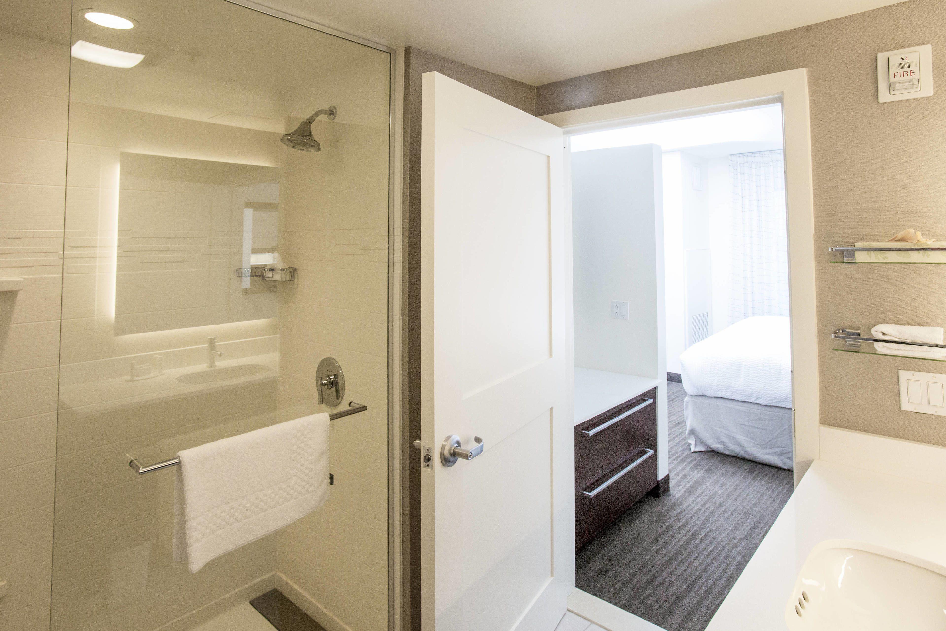 By Marriott The Bronx At Metro Center Atrium New York