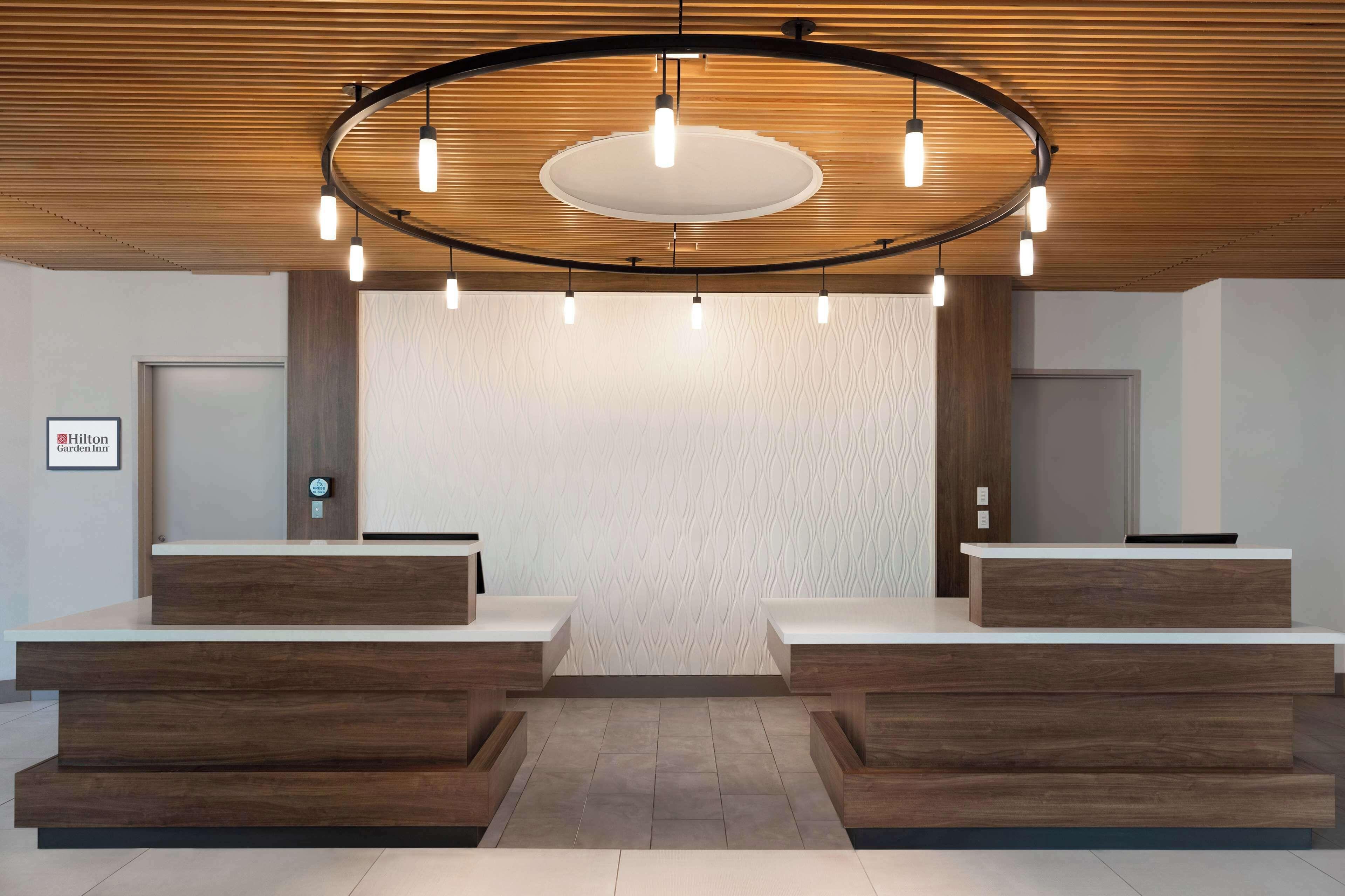 Hilton Garden Long Island Hotel 3*