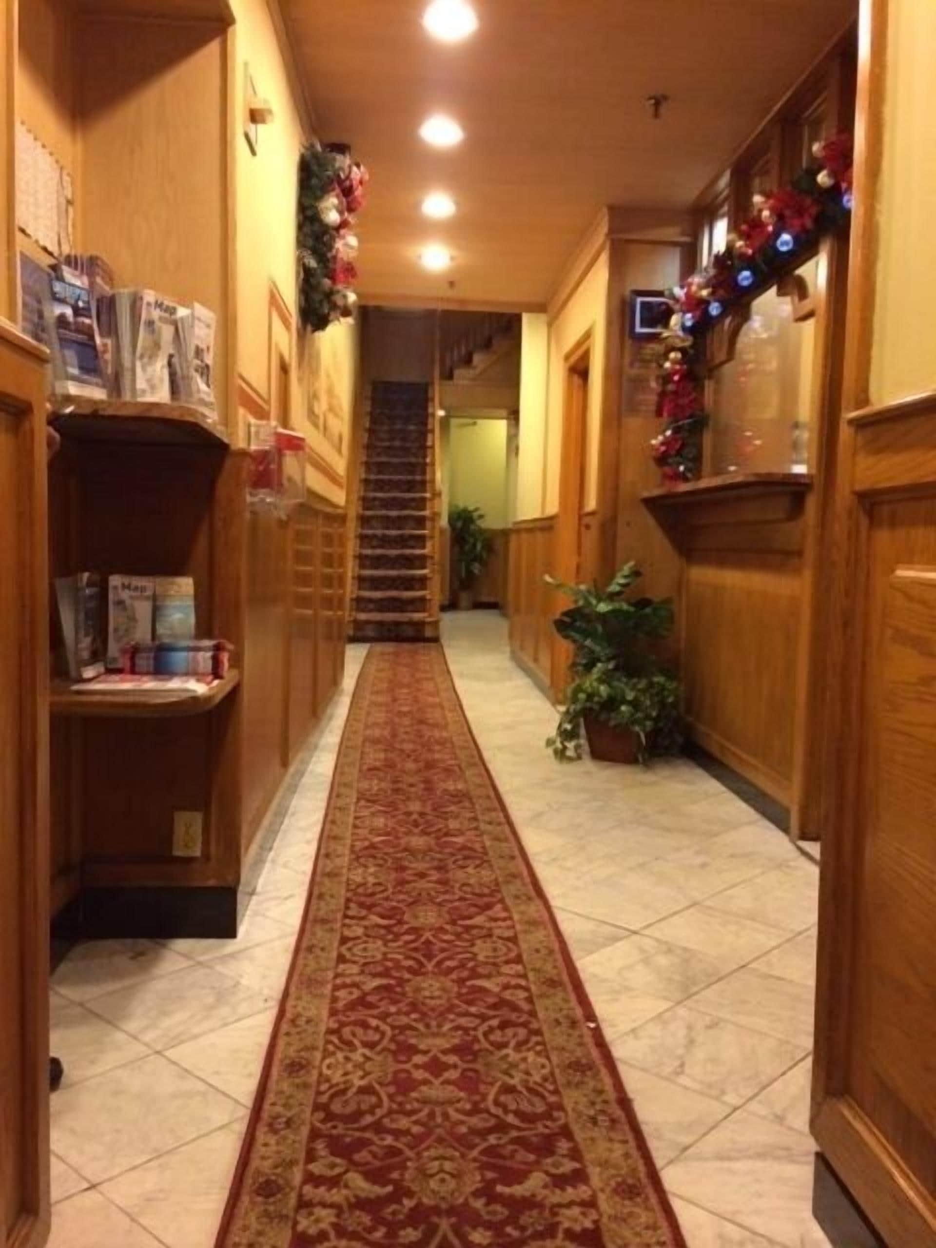 St Marks Hotel 2*